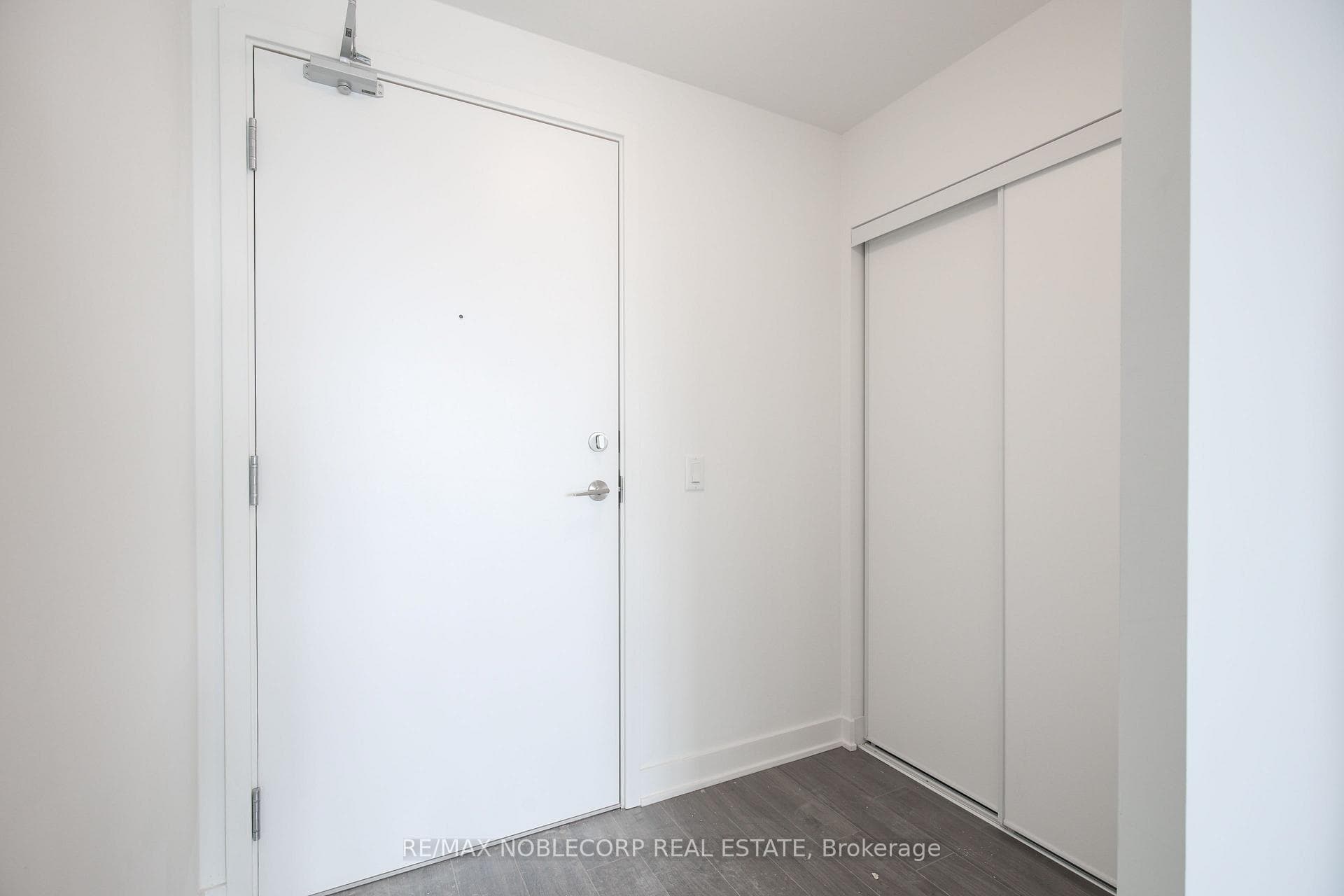 681 Yonge Street Unit 218 photo 15