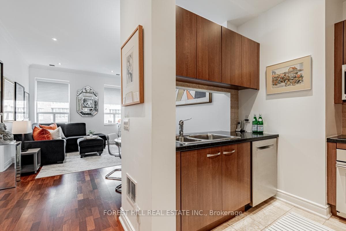 48 St Clair Avenue Unit 701 photo 4