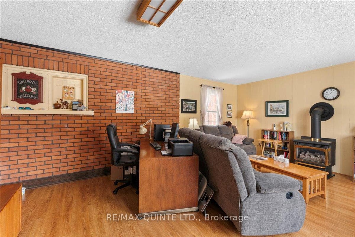 216 Foster Avenue photo 34