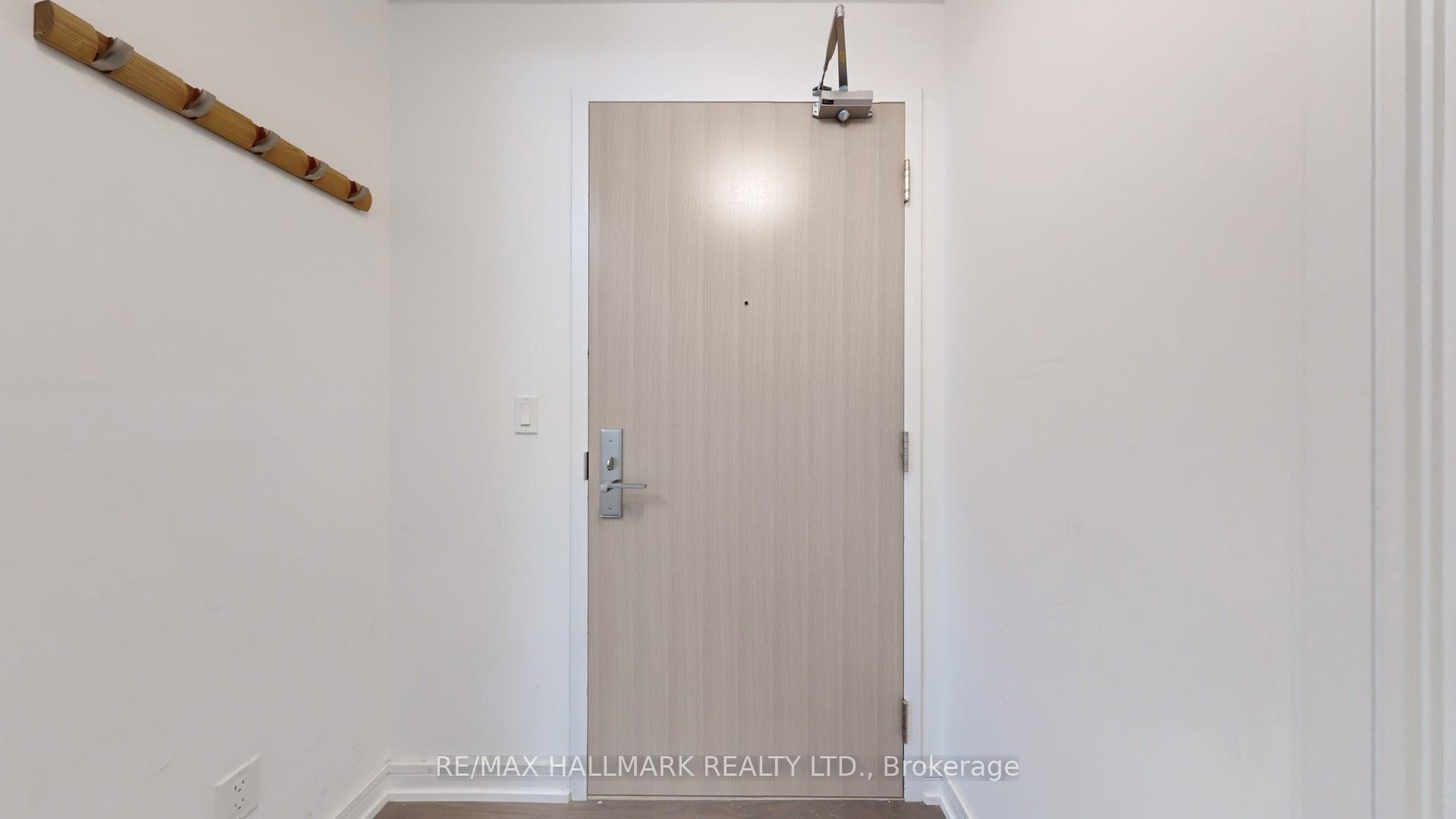 621 Sheppard Avenue Unit 211 photo 34
