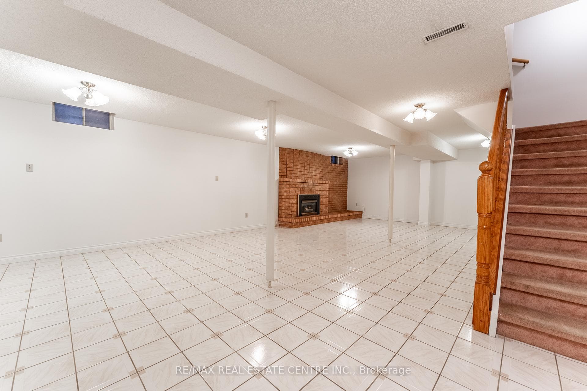 55 Swanage Drive photo 25