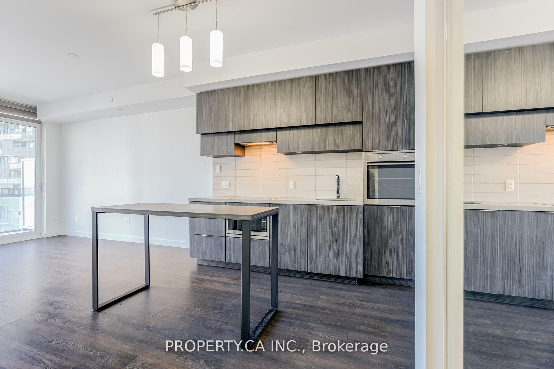 8 Eglinton Avenue Unit 606 photo 2