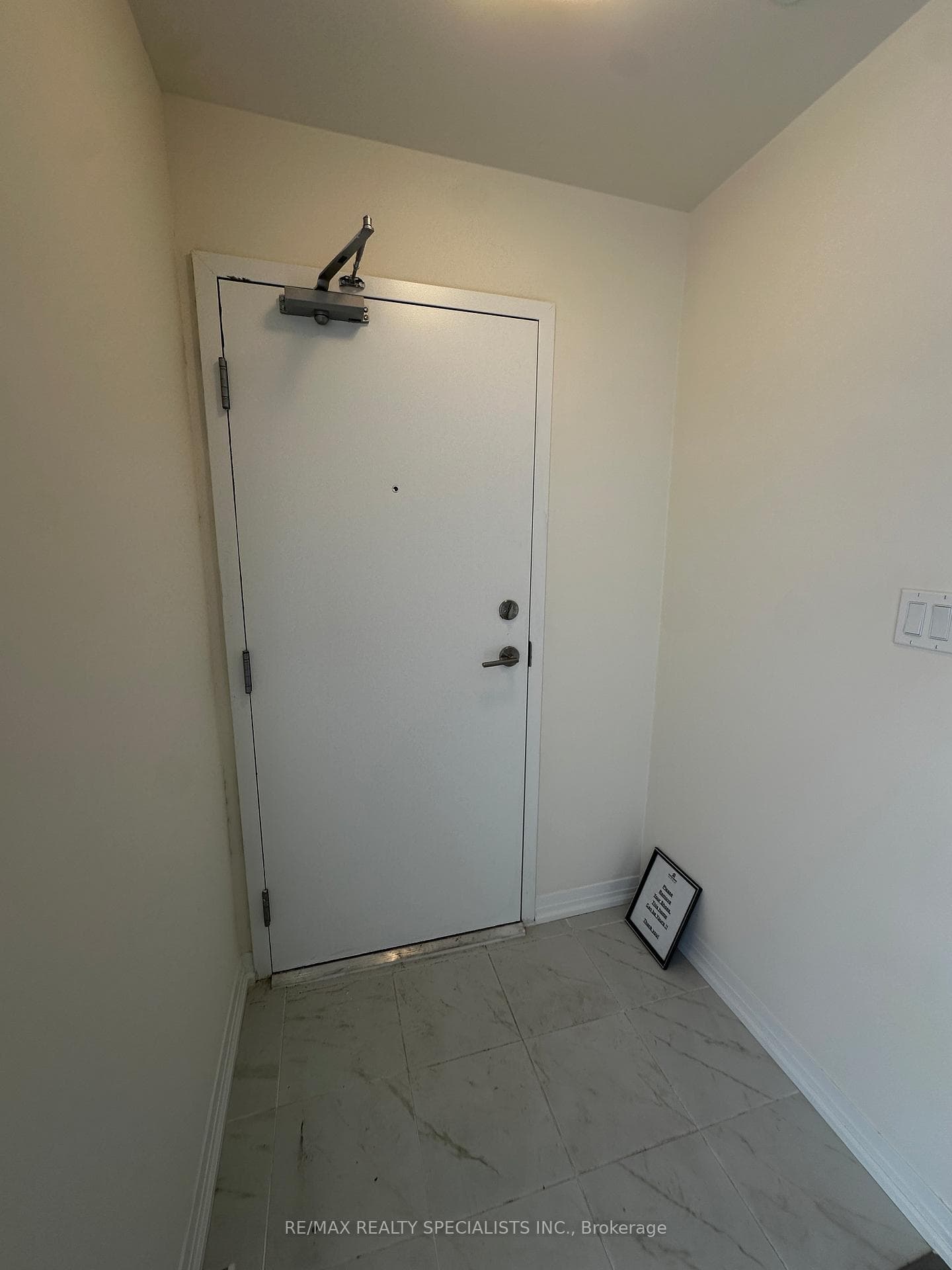 145 Tapscott Road Unit 18 photo 5
