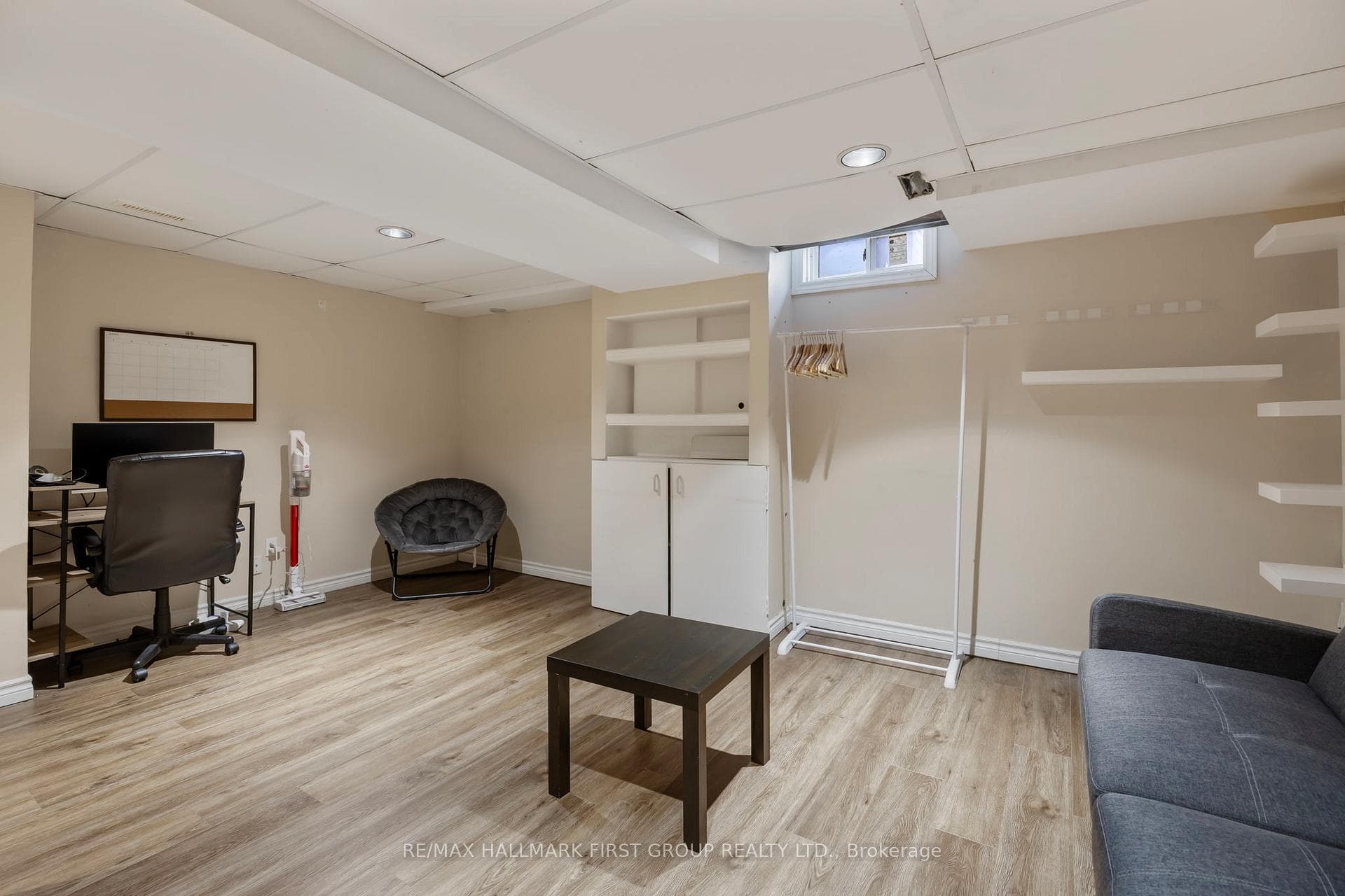 10 Bassett Boulevard Unit 216 photo 32
