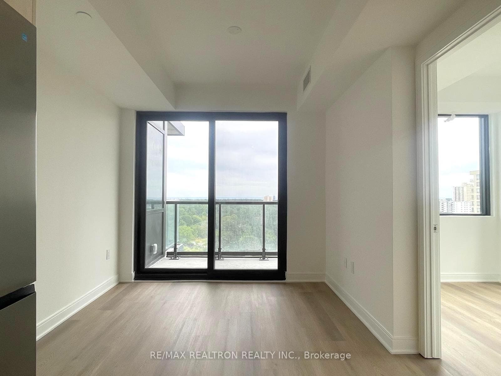 86 Dundas Street Unit 1215 photo 8