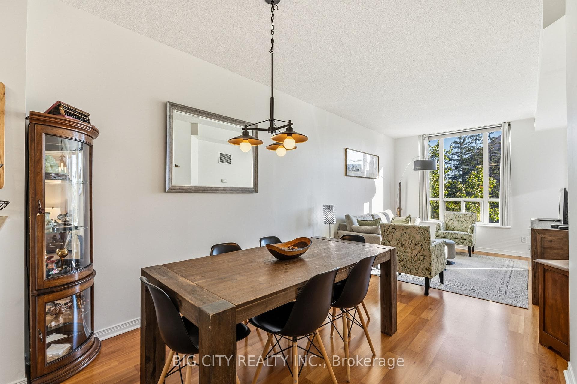 455 Rosewell Avenue Unit 412 photo 6