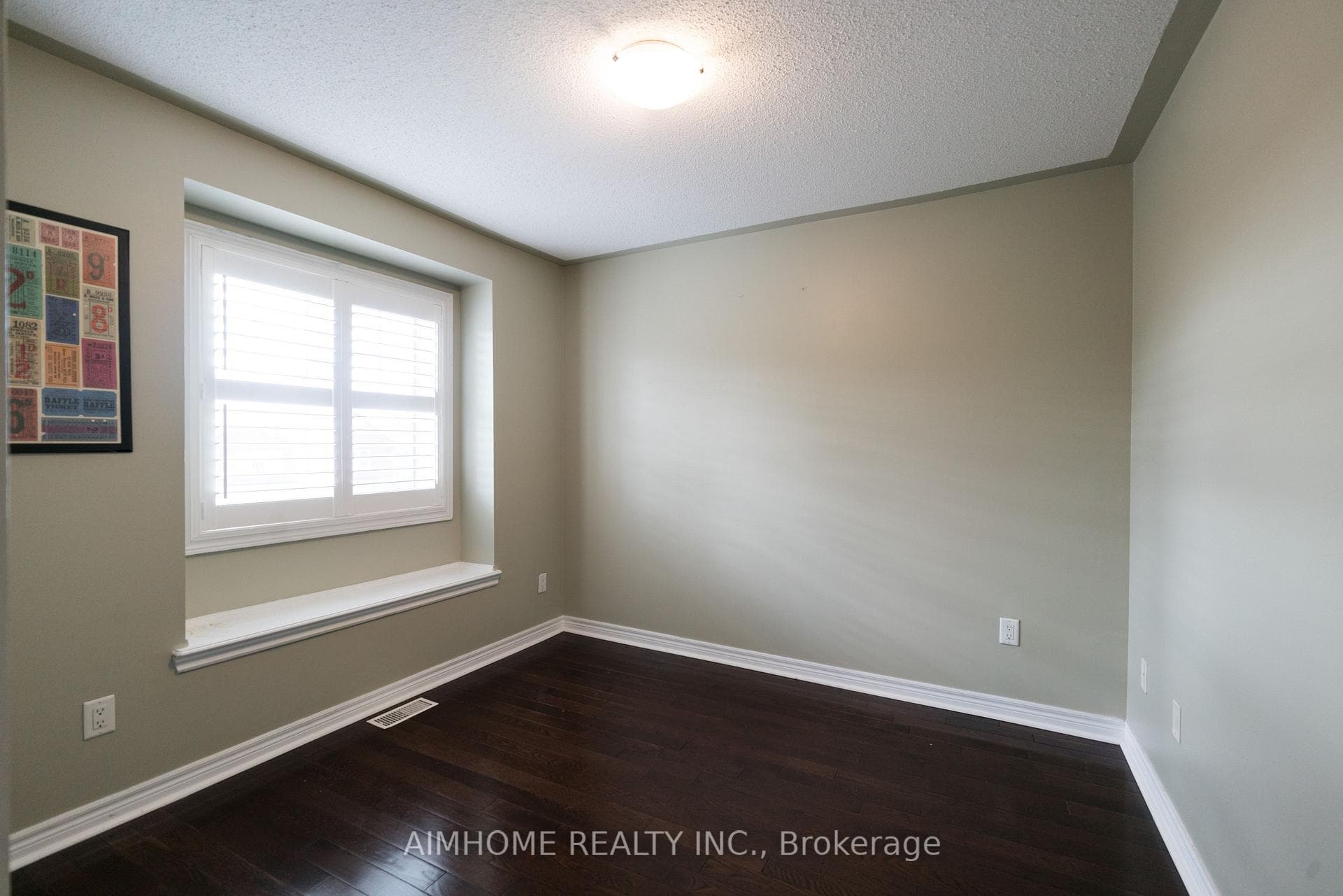7 Winisk Street photo 18