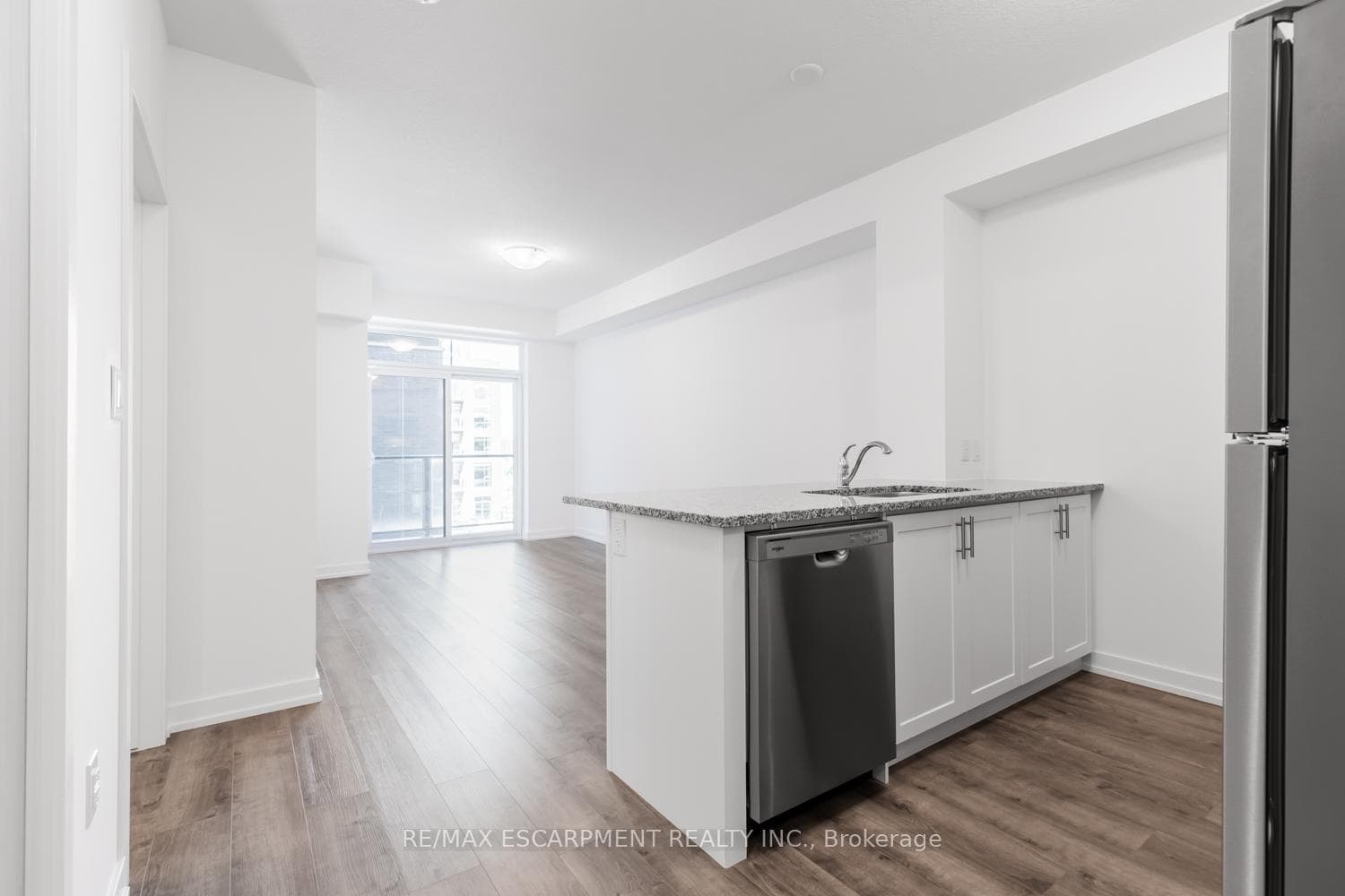 470 Dundas Street Unit 315 photo 13