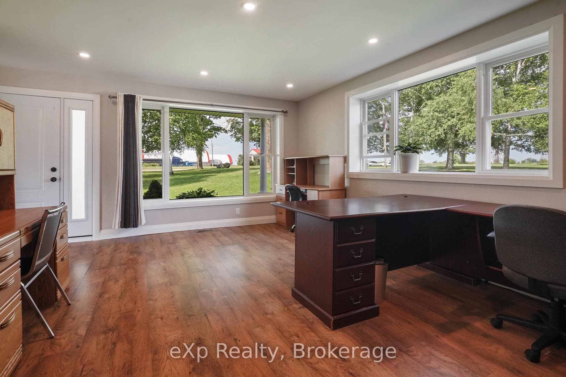 44032 Amberley Road photo 25