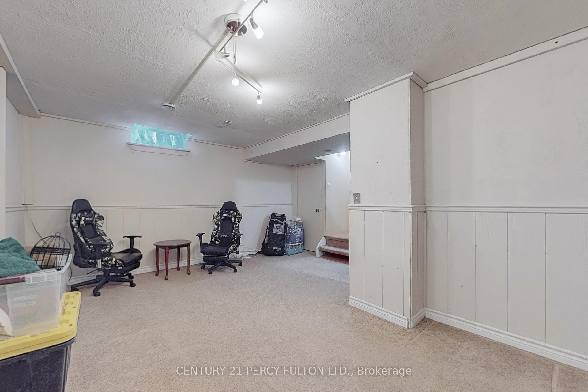 217 CUNDLES Road photo 32