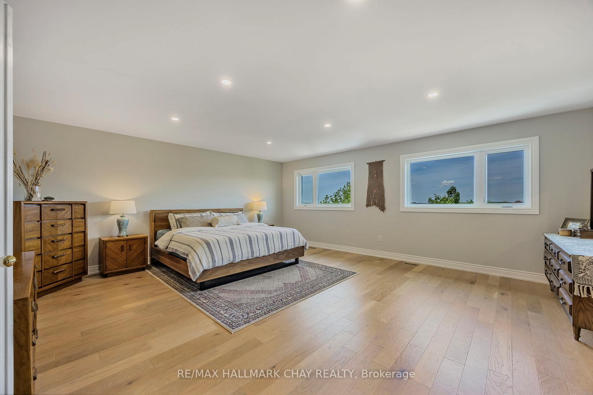 12 Prince Of Wales Drive photo 16