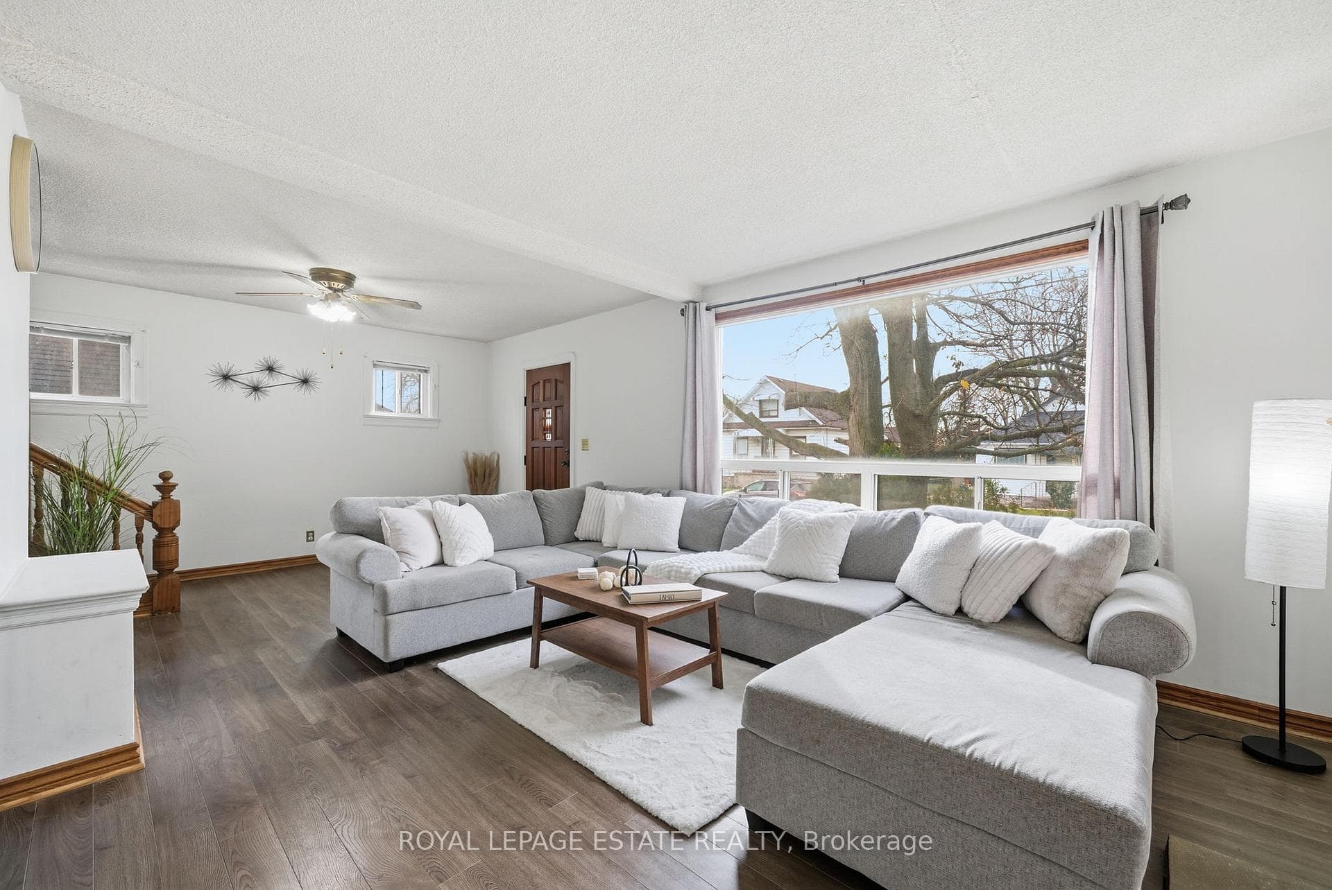 349 Oshawa Boulevard photo 2
