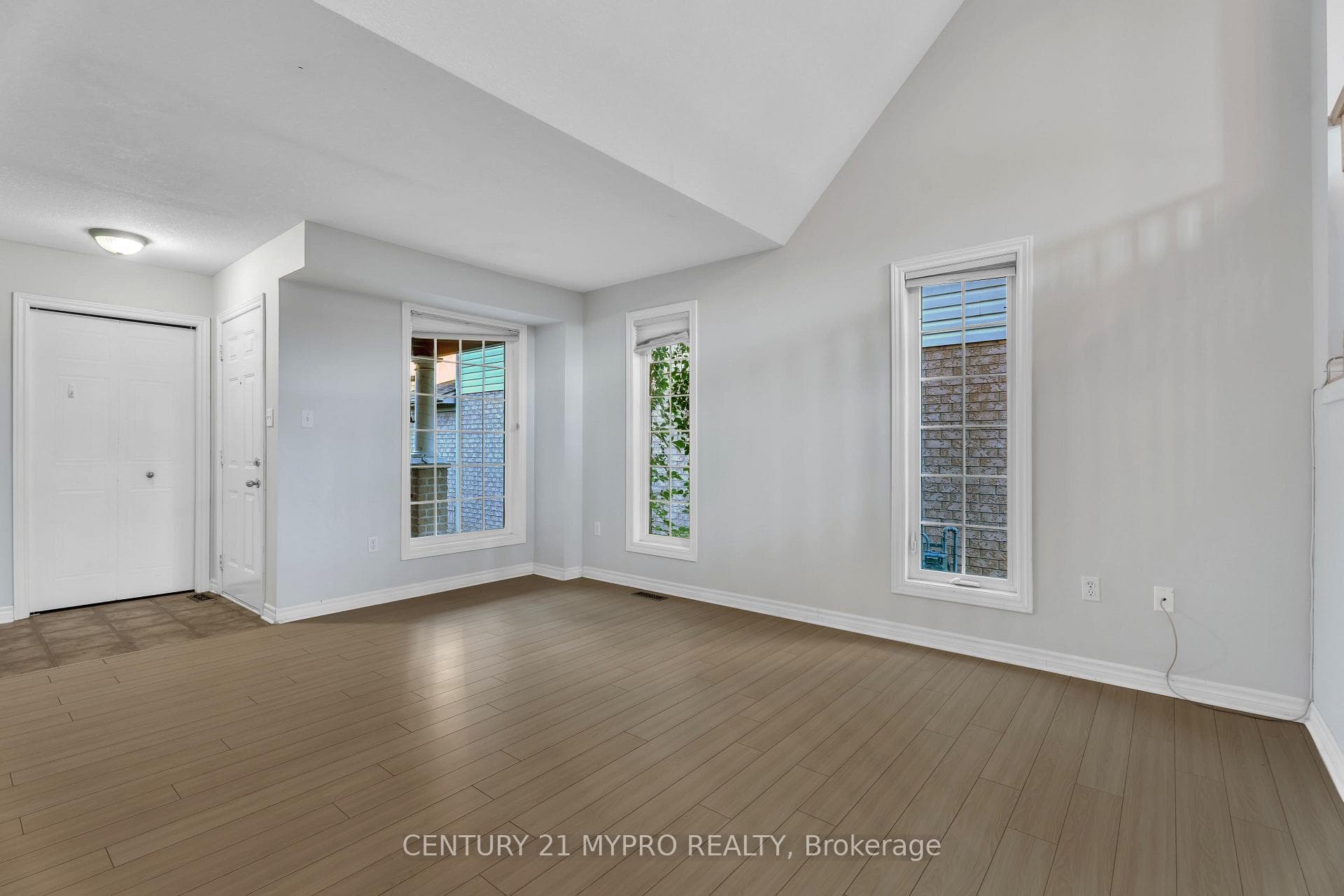 817 Capulet Lane photo 6