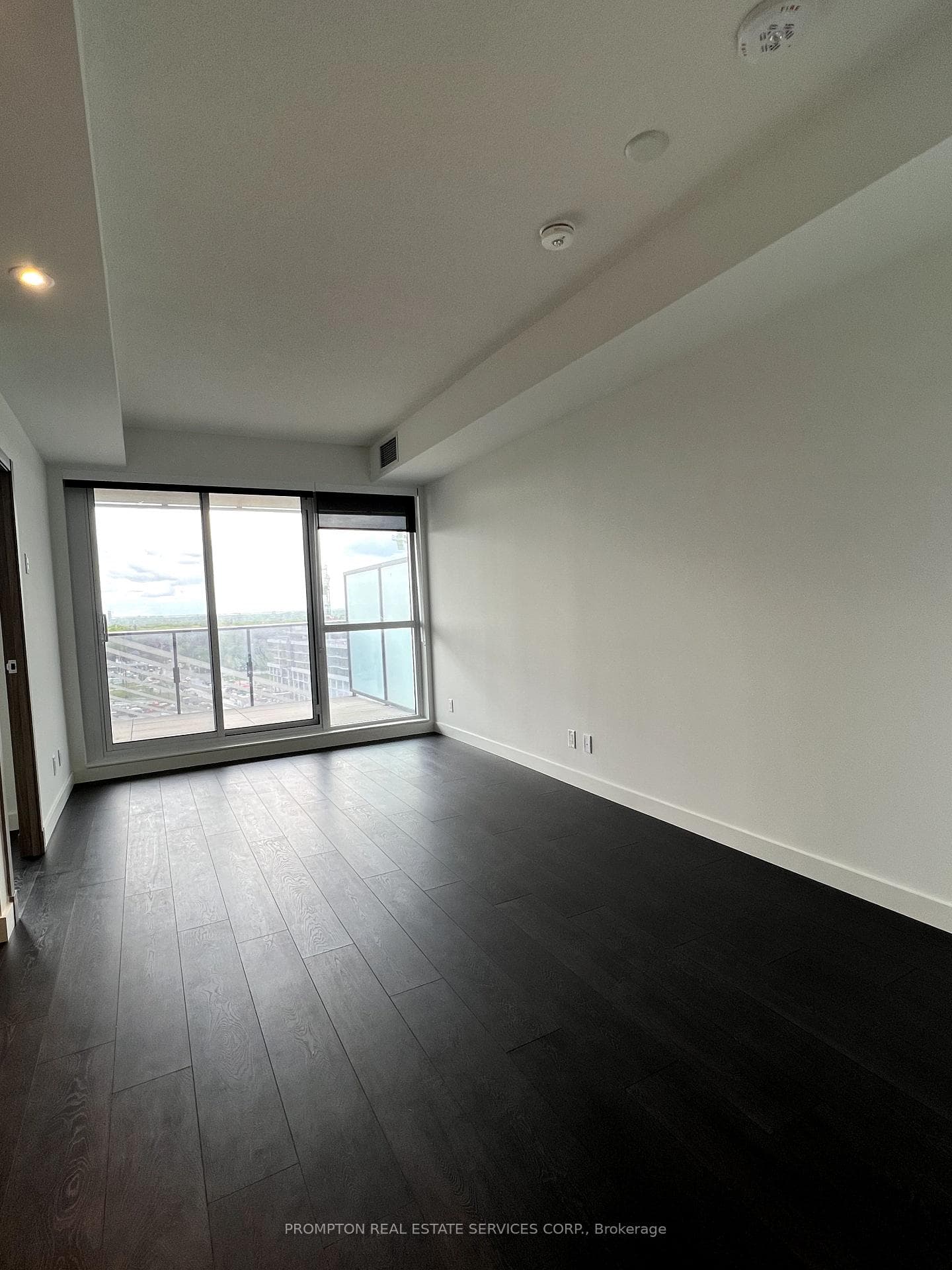 27 Mcmahon Drive Unit 1110 photo 4