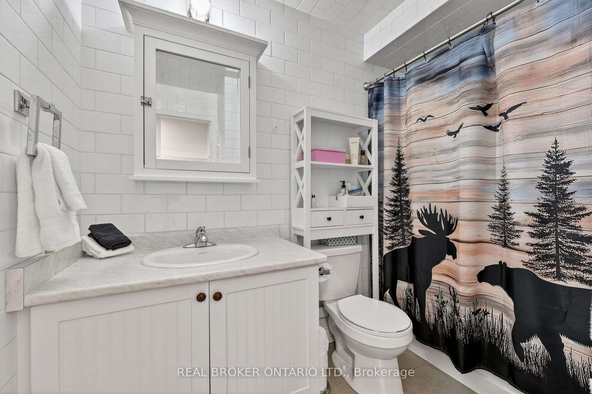 4pc bath with custom tile work