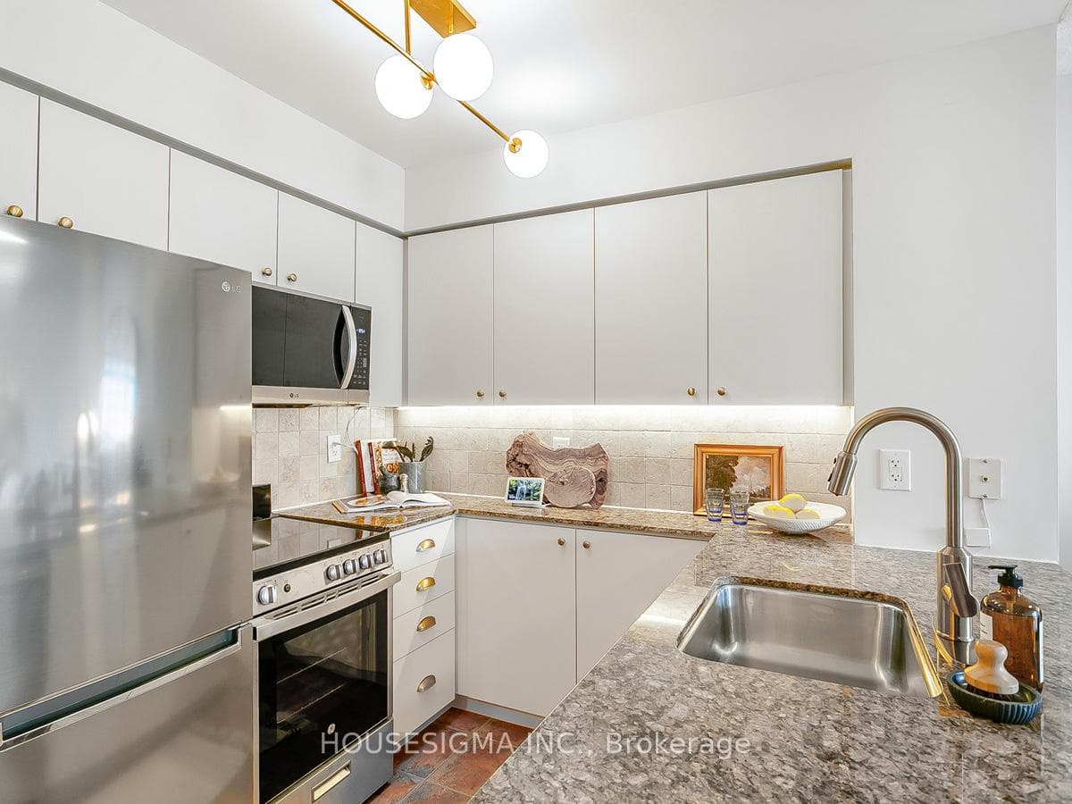 50 Lynn Williams Street Unit 712 photo 4