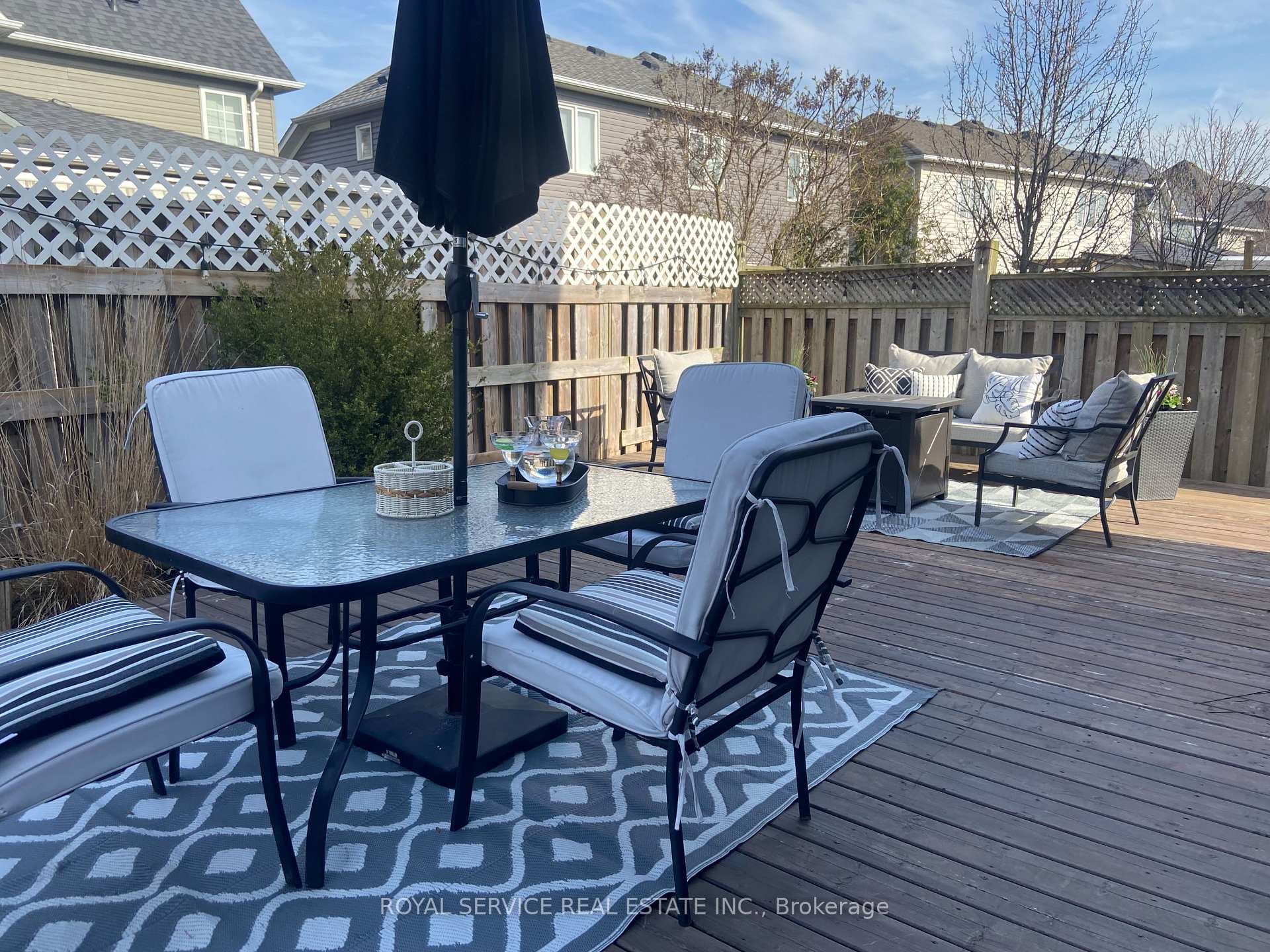 Large Entertainers Backdeck
