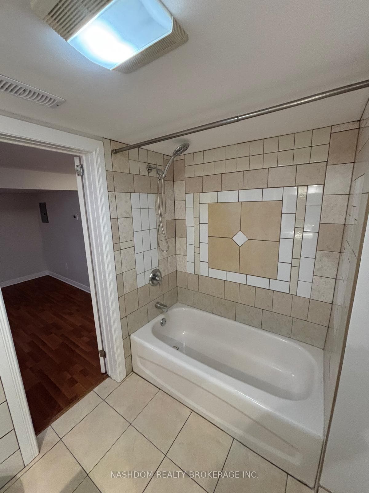 209 Balsam Avenue Unit Lower photo 10