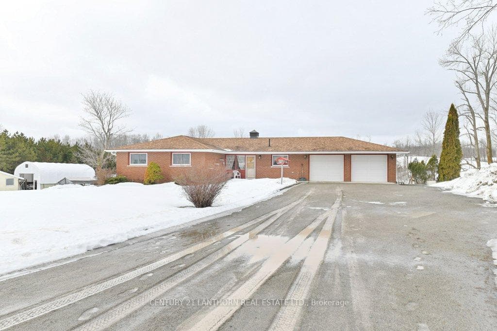 523 Harts Road photo 3