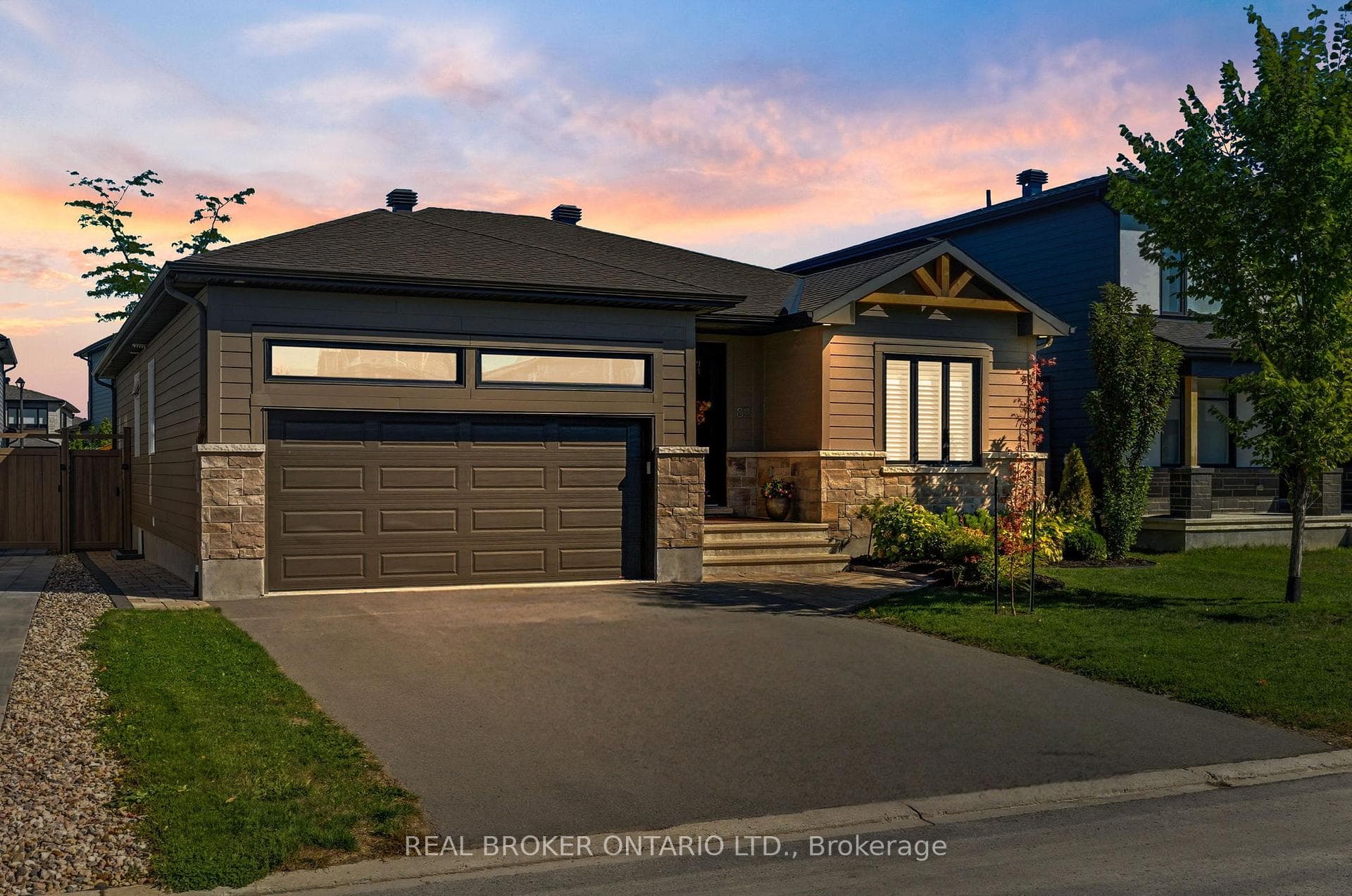 82 Axel Crescent photo 41
