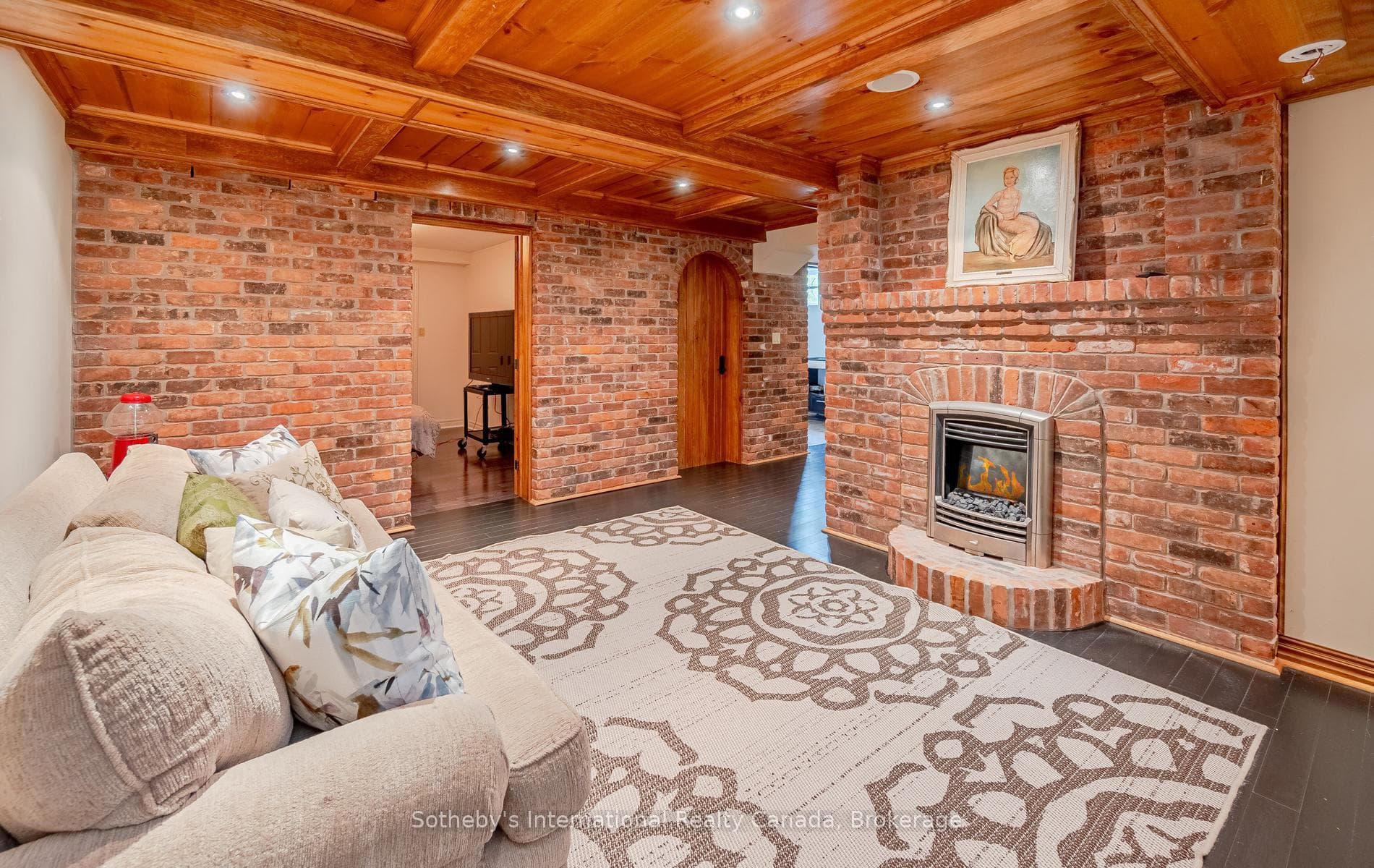 203 SKI HILL Road photo 31