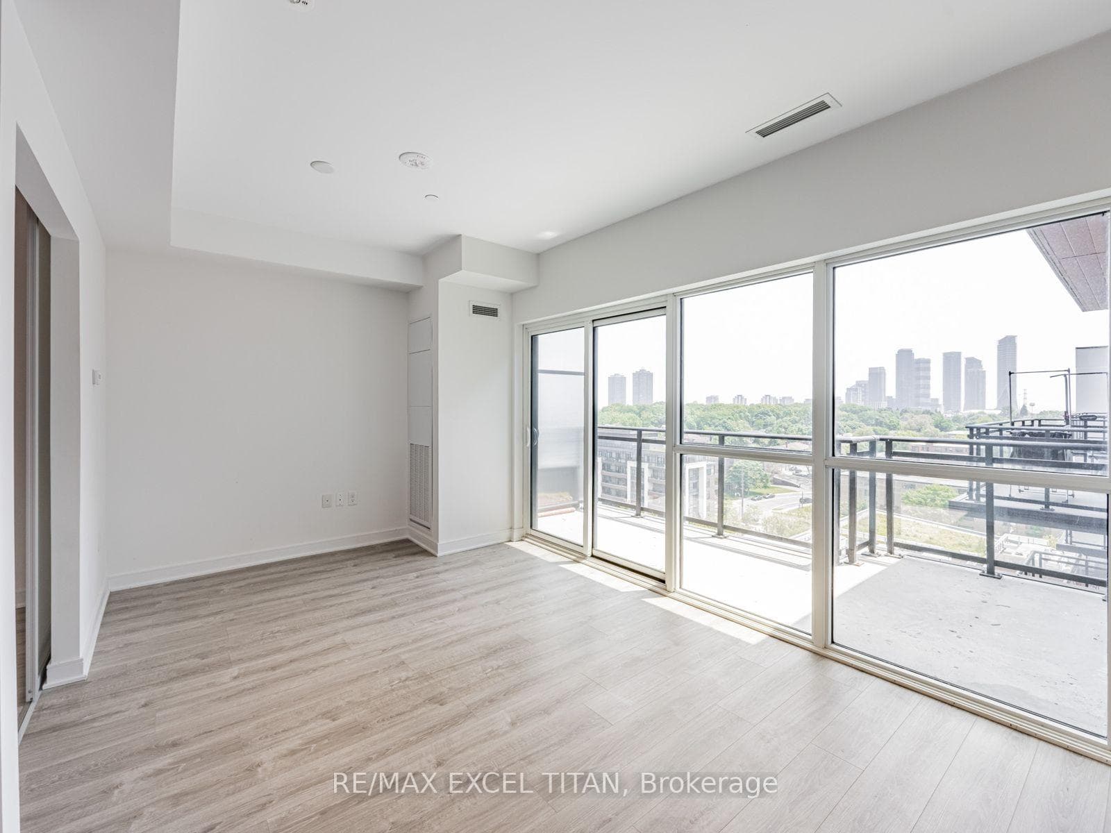 25 Neighbourhood Lane Unit 1012 photo 5