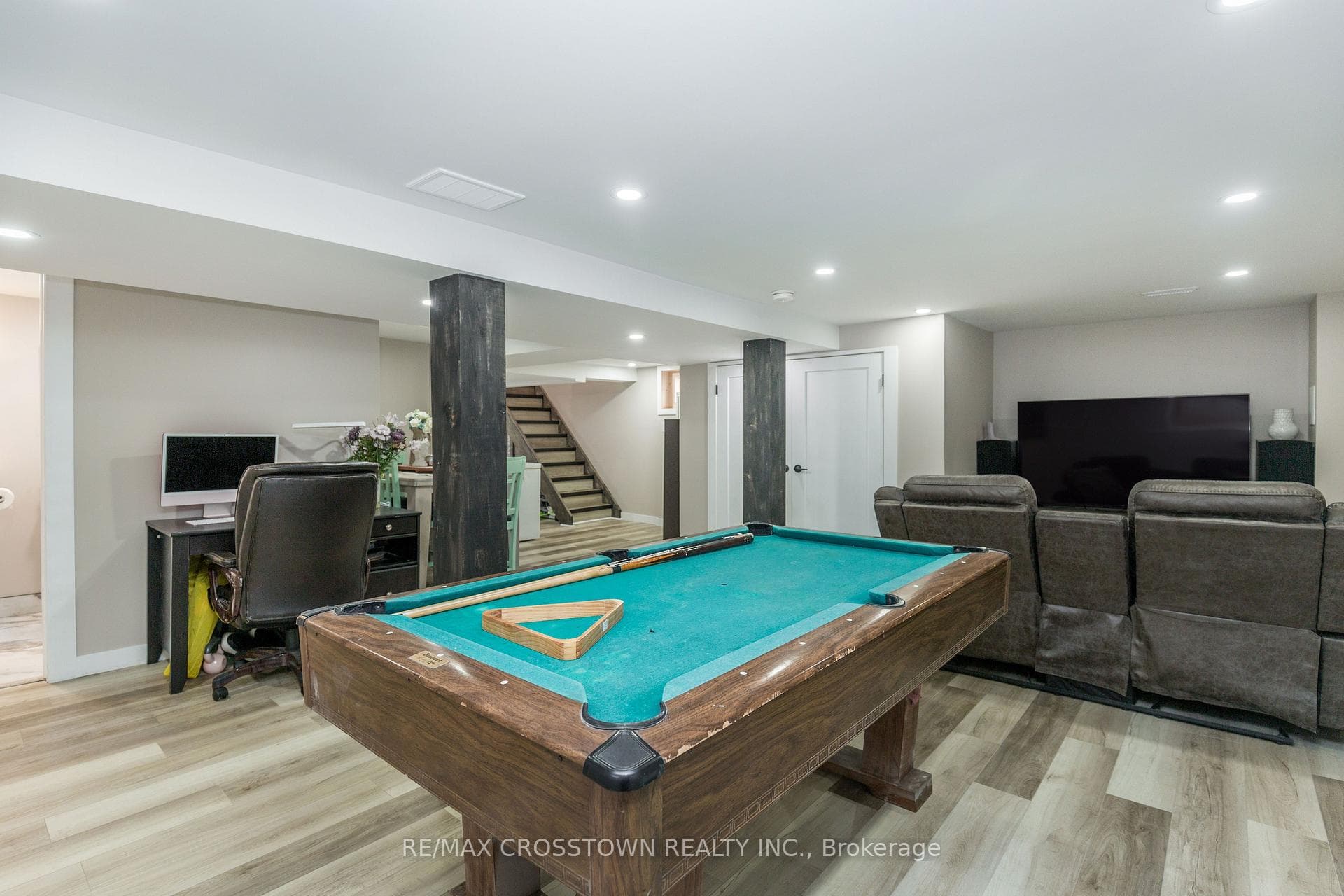 281 Elizabeth Street photo 26