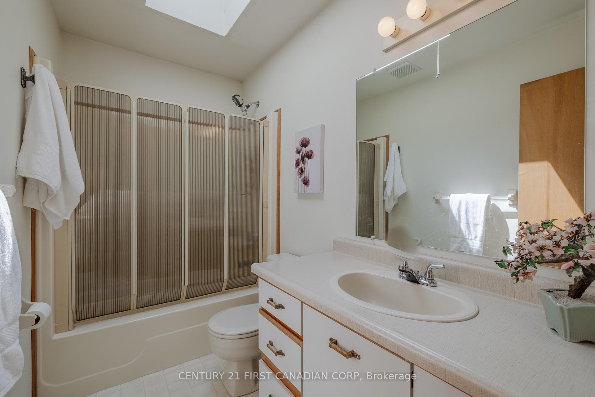90 Bradley Avenue photo 19