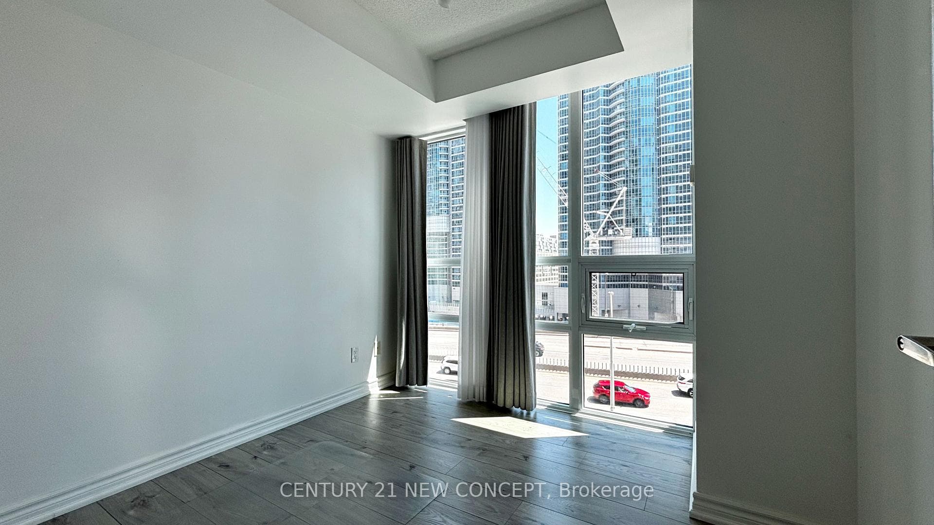25 Lower Simcoe Street Unit 808 photo 13