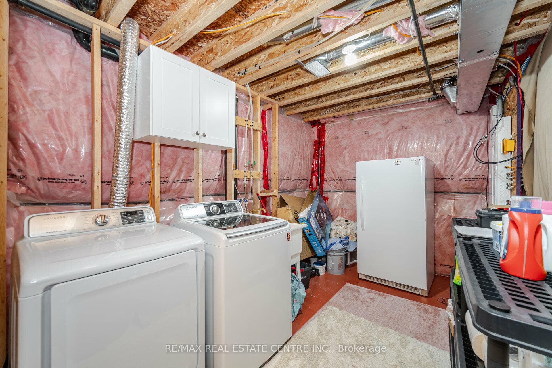 59 Henry Crescent photo 35