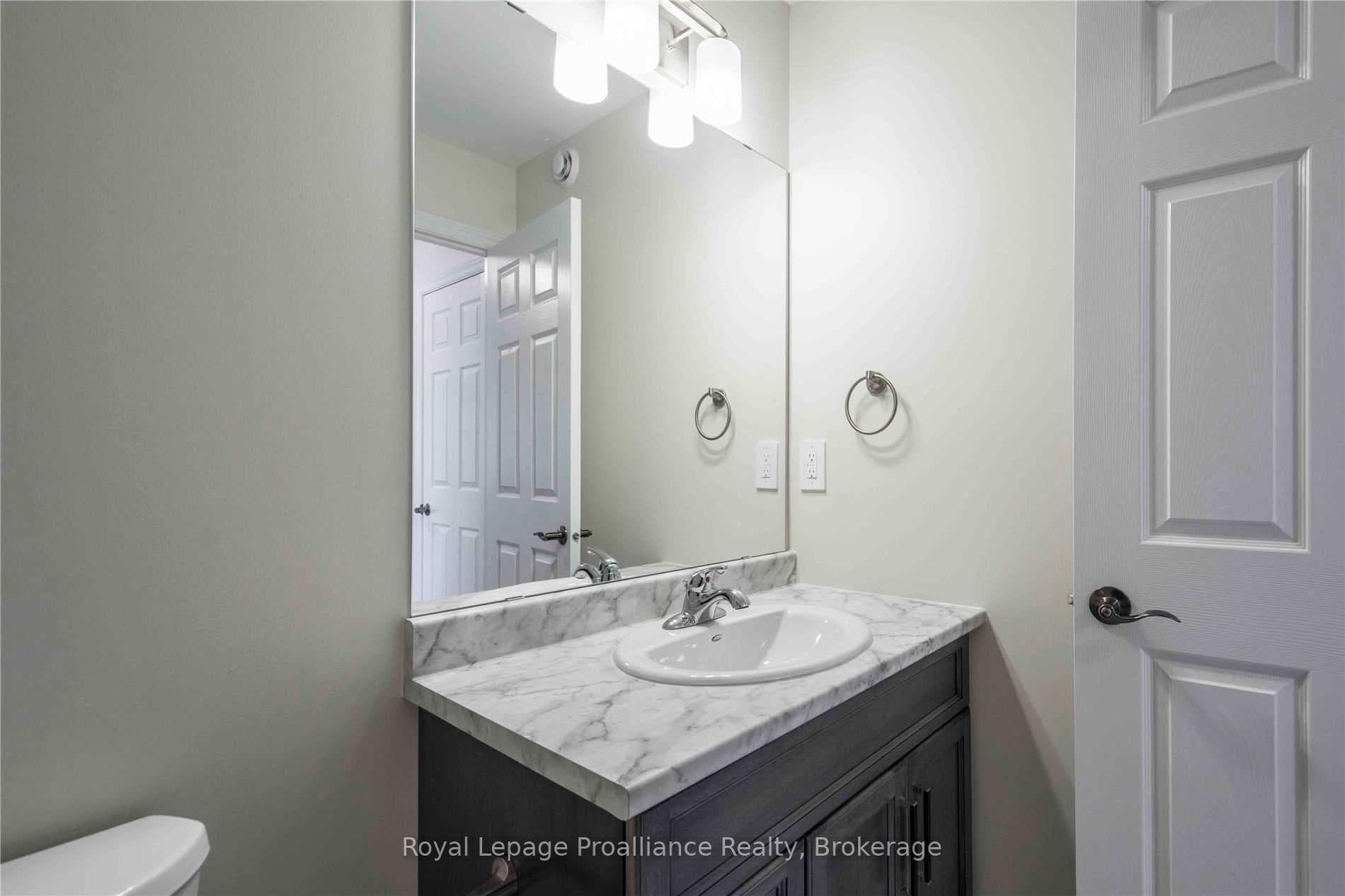 28 Nipigon Street photo 19