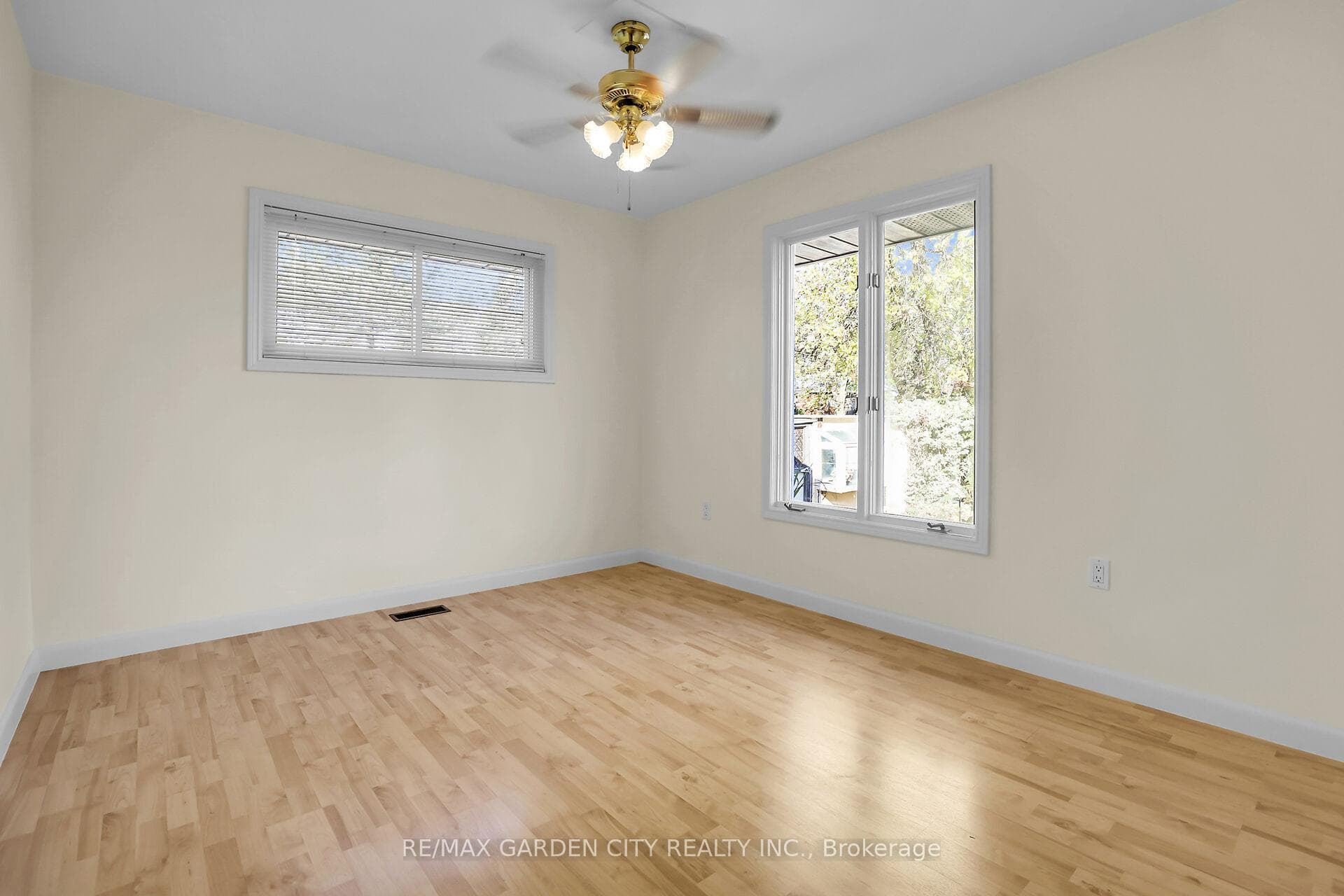 71 Grenadier Drive photo 11
