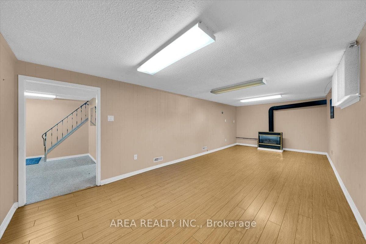 37 Marcia Avenue photo 22