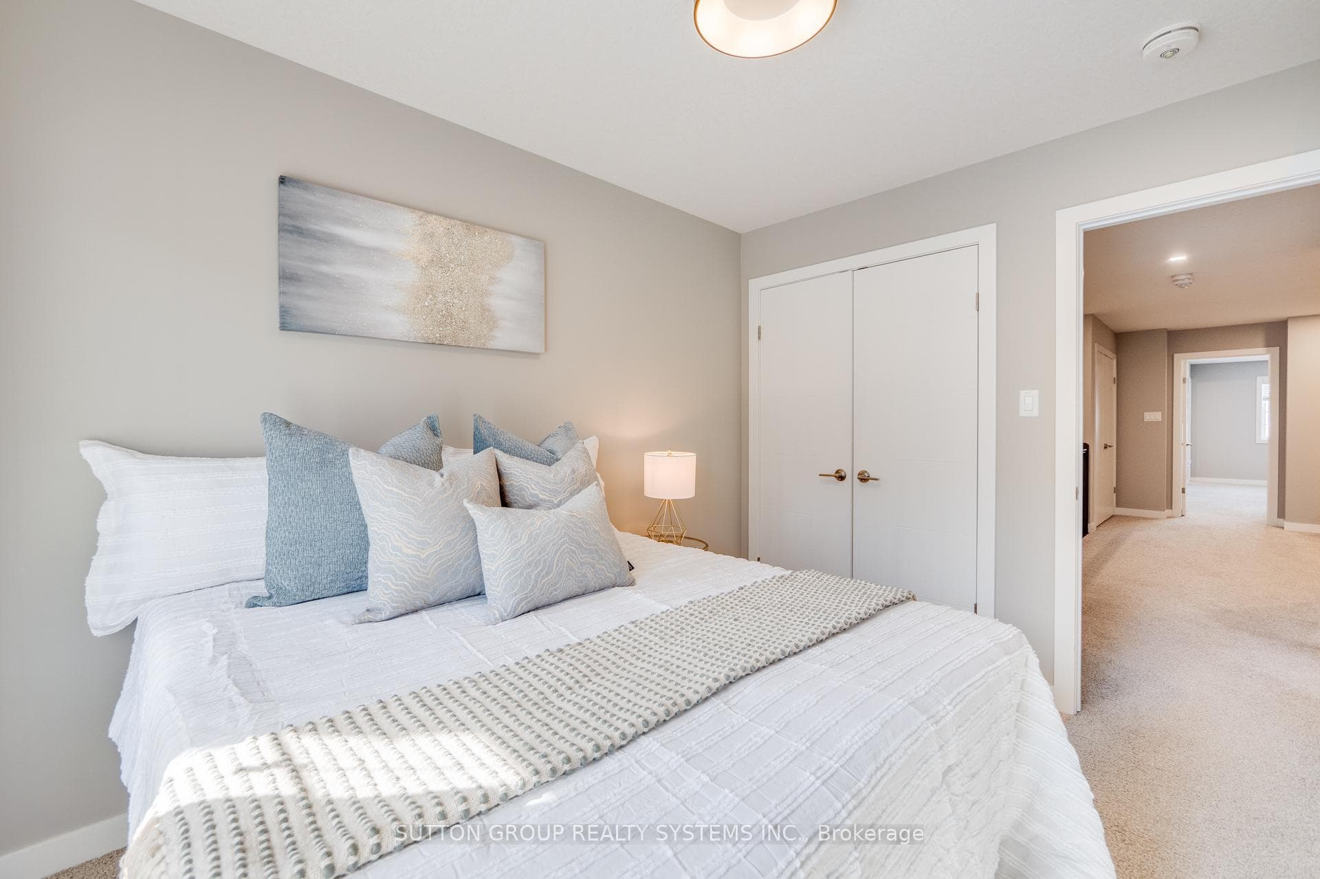 925 Robert Ferrie Drive photo 31
