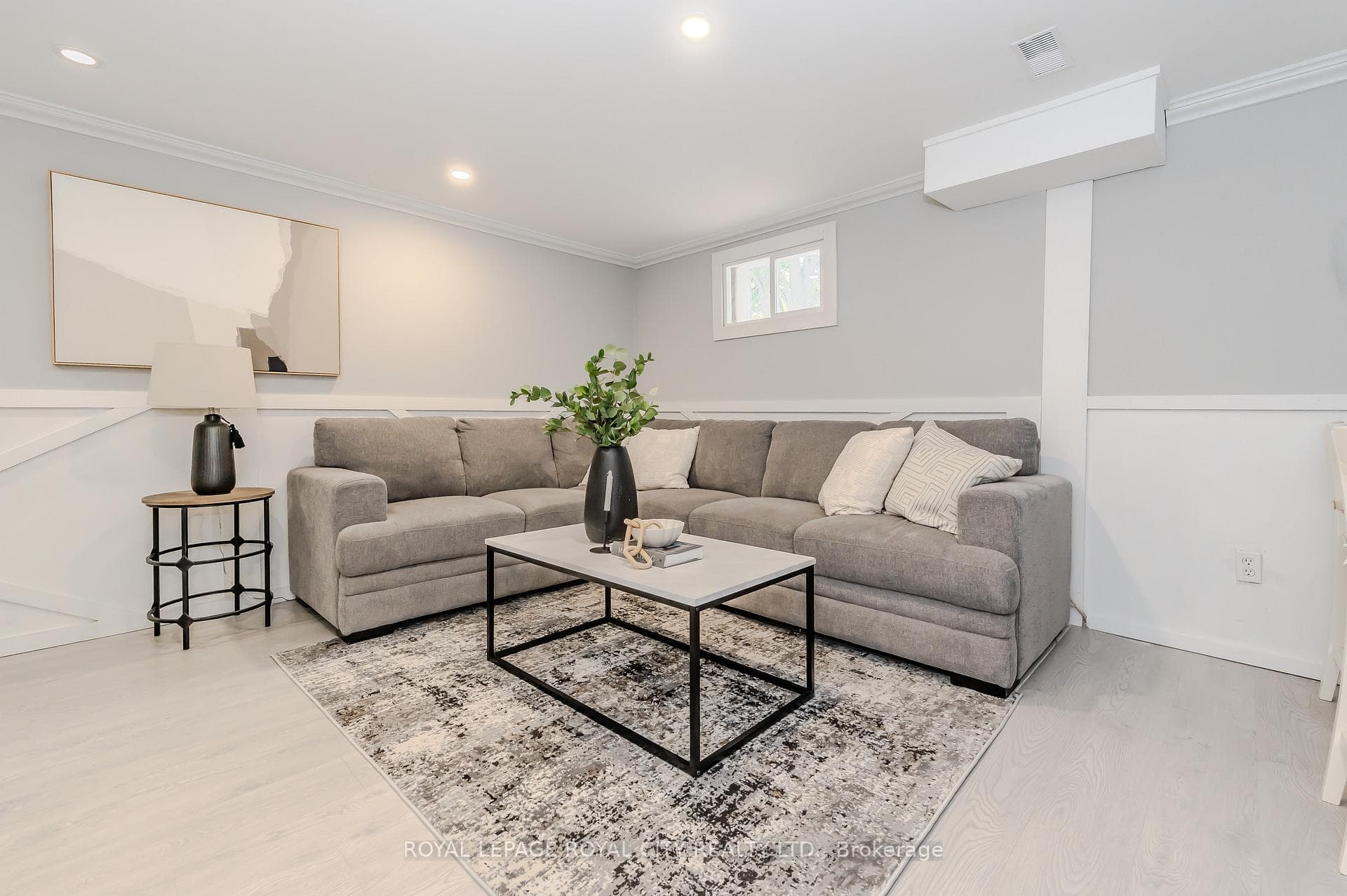 16 Nickolas Crescent photo 32