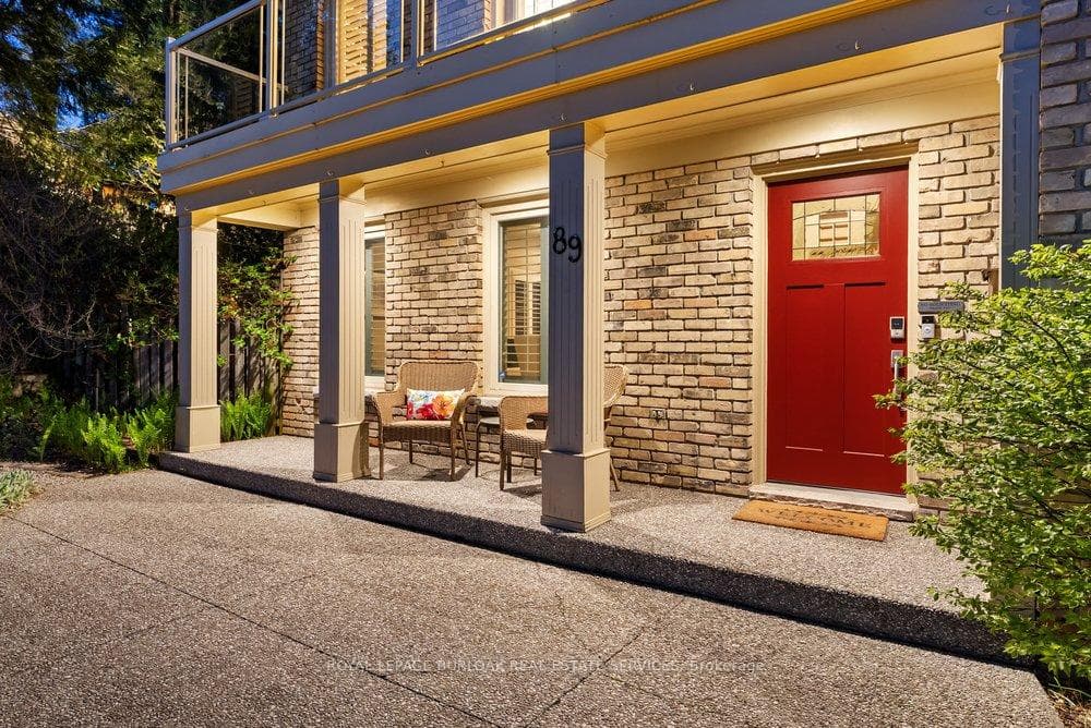 89 Stonegate Drive photo 4