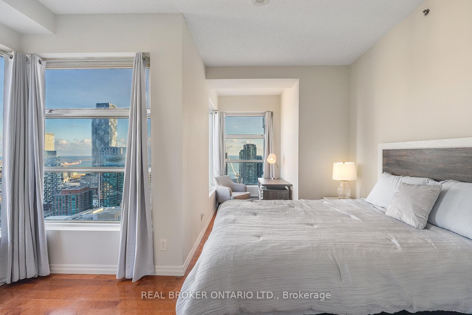 1 King Street Unit 2509 photo 9
