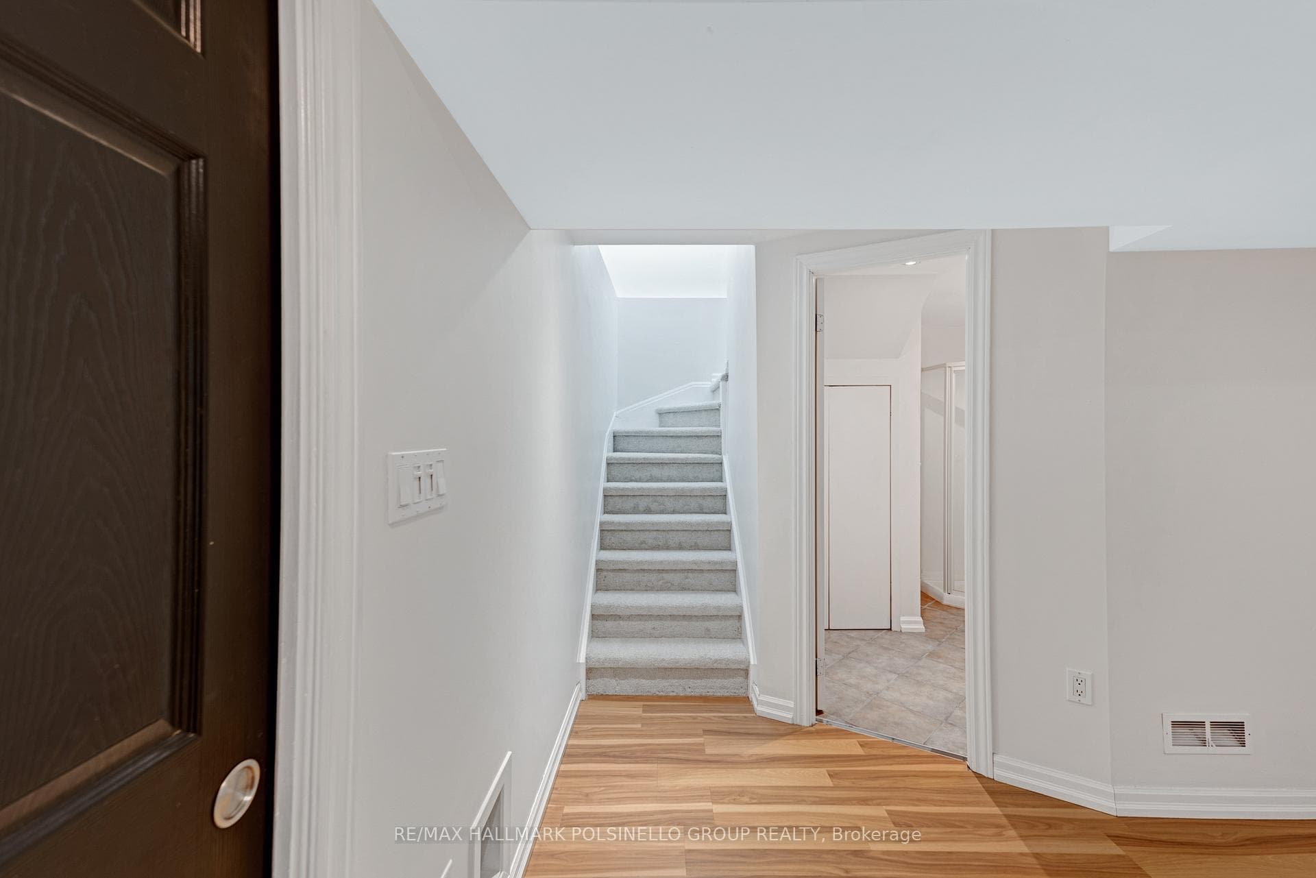 727 Joe Persechini Drive photo 29