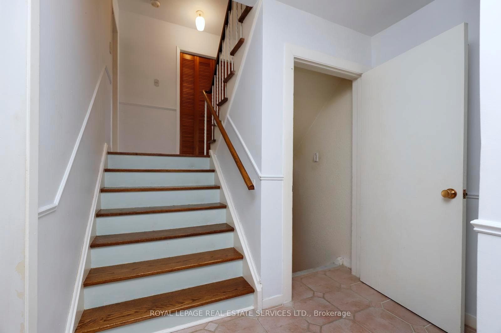 1492 Hillgrove Road photo 41