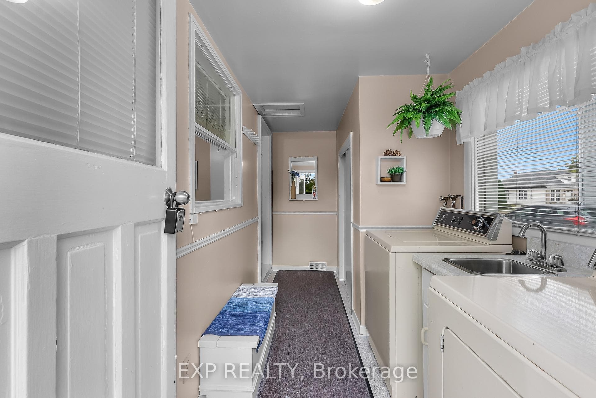 67 Pine Street photo 18