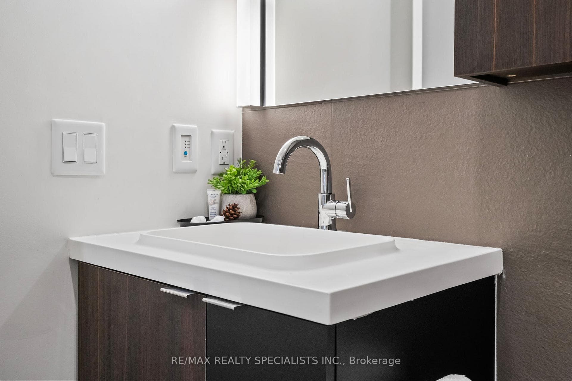 35 Mercer Street Unit 2012 photo 24