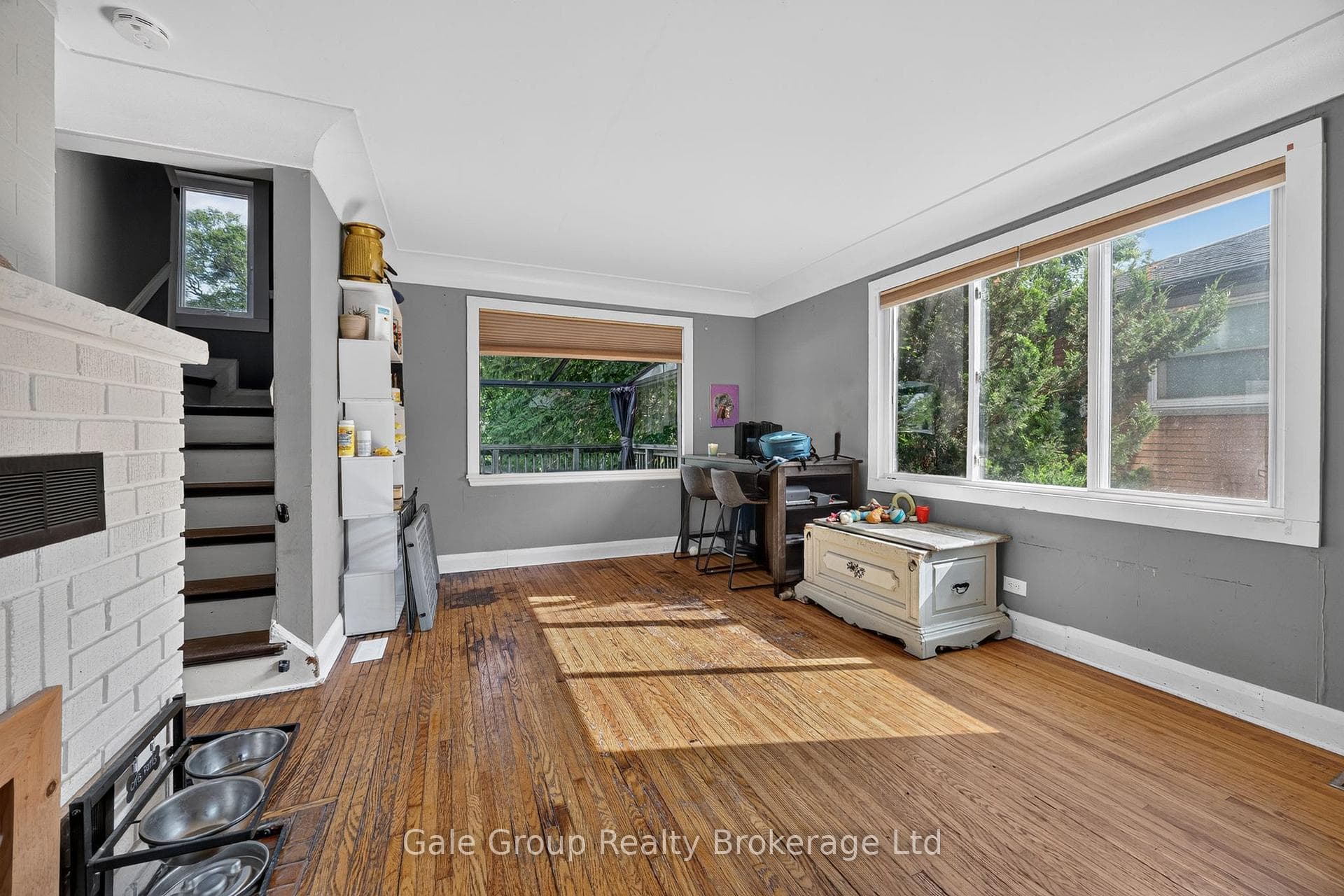 813 Dufferin Street photo 4