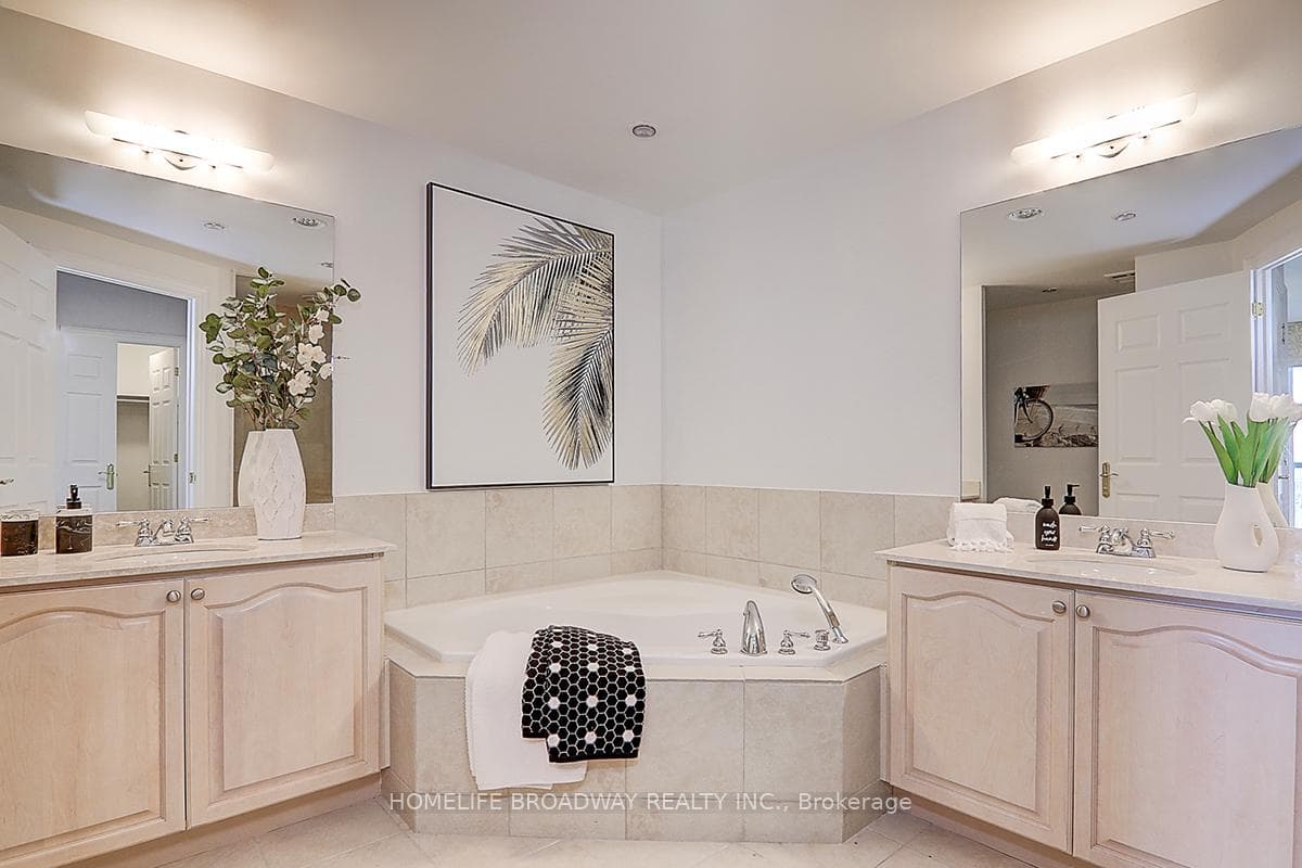 33 Cox Boulevard Unit 1825 photo 26