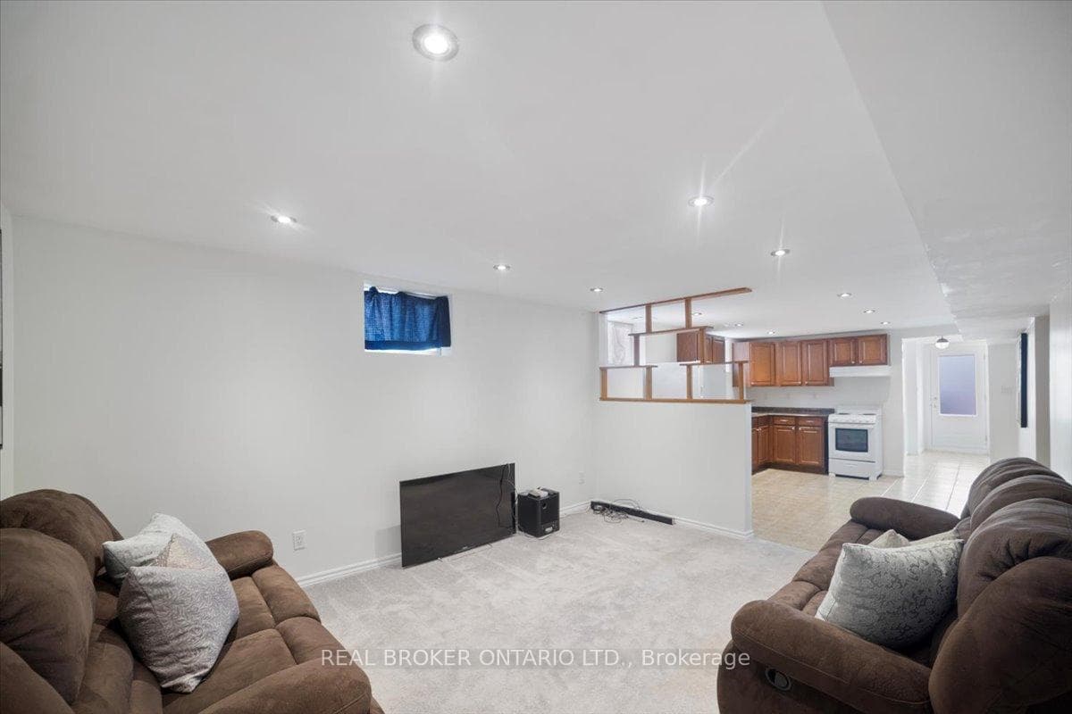 3318 Acala Crescent photo 26