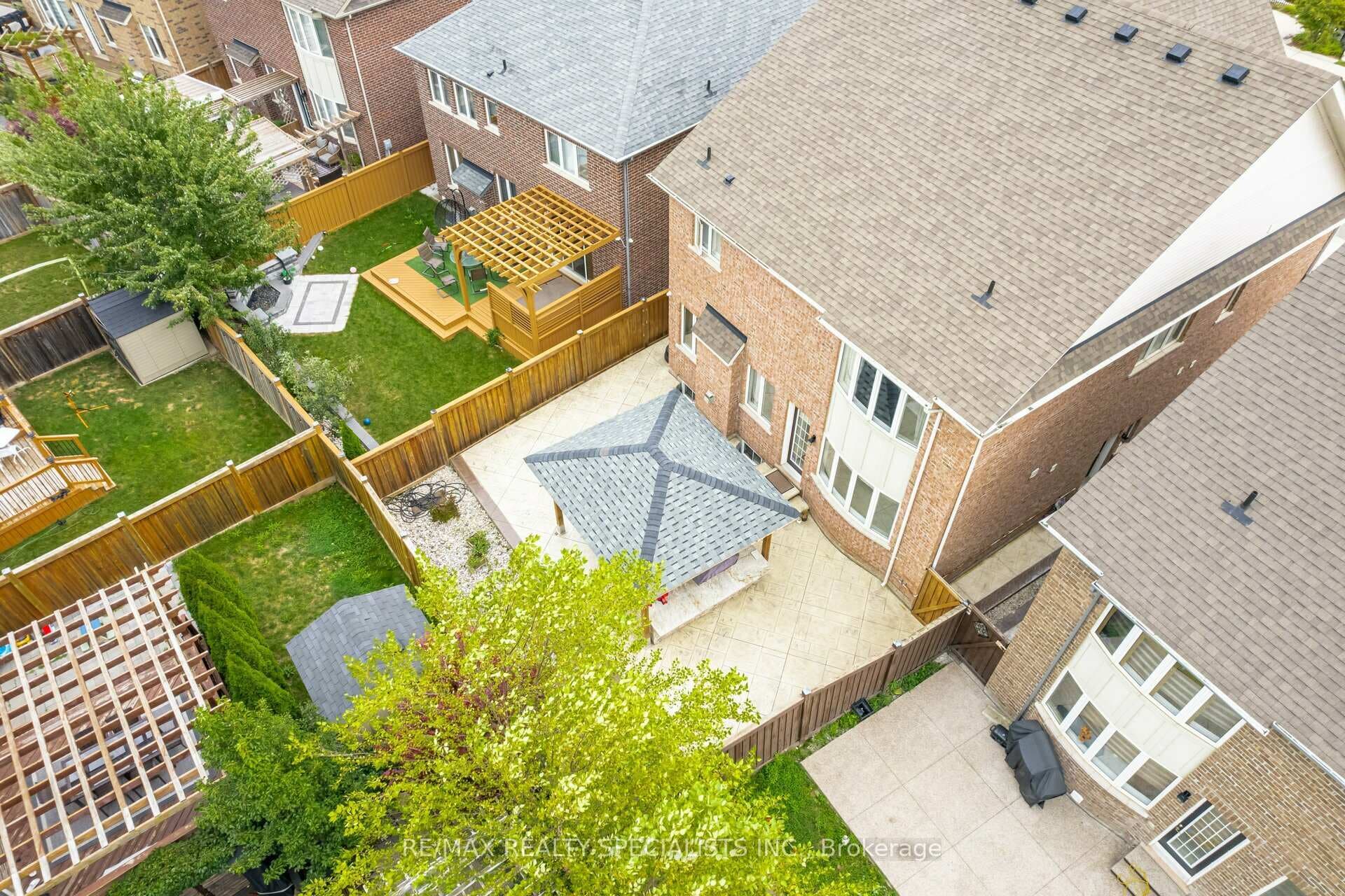 448 Dougall Avenue photo 39
