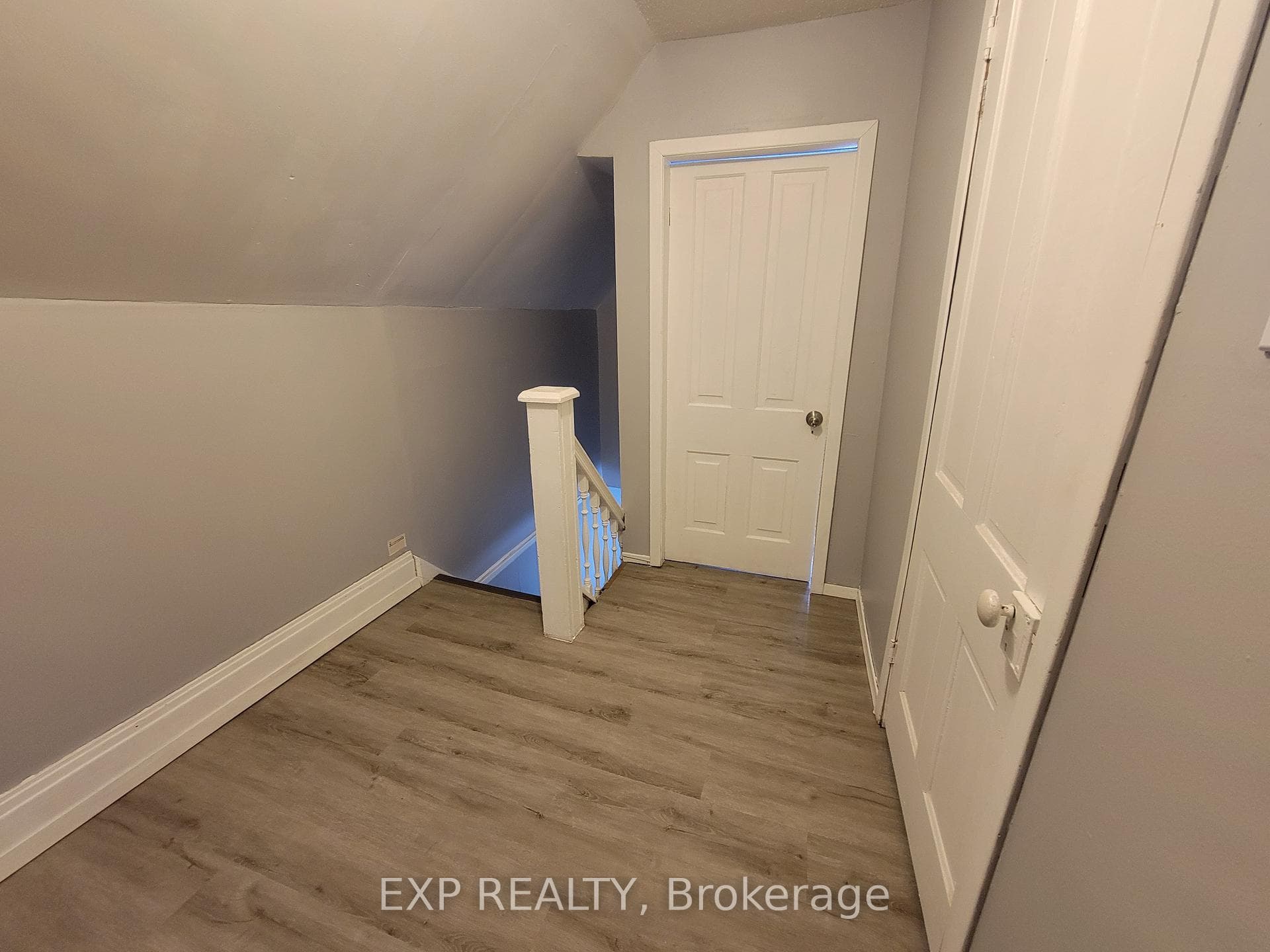 119 Grosvenor Avenue photo 14