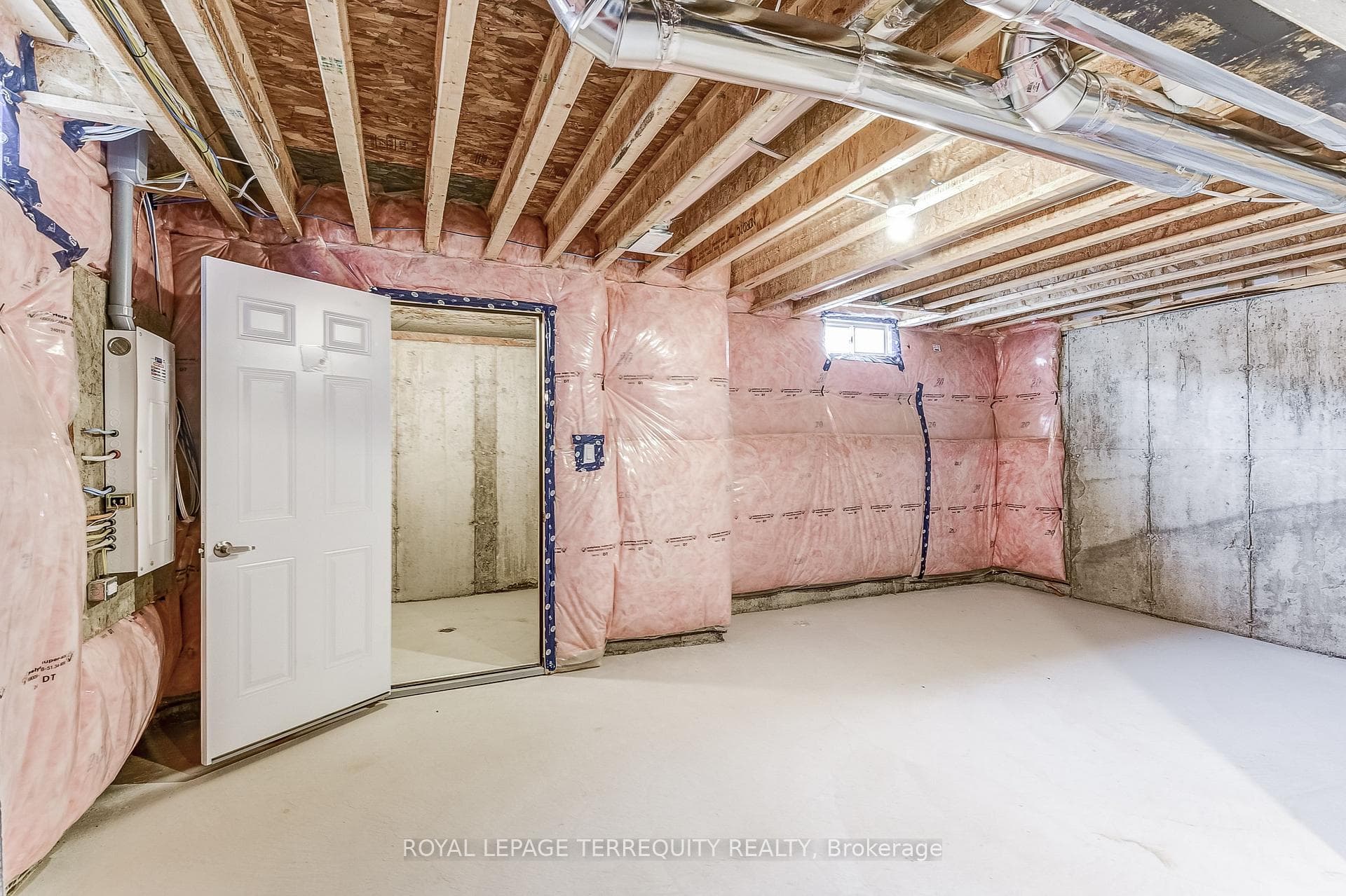 313 Coronation Road photo 35