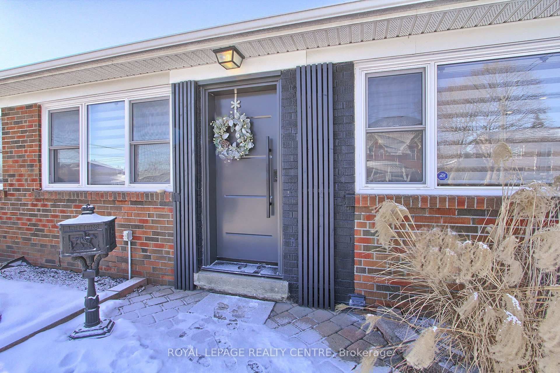 2552 Whaley Drive photo 5