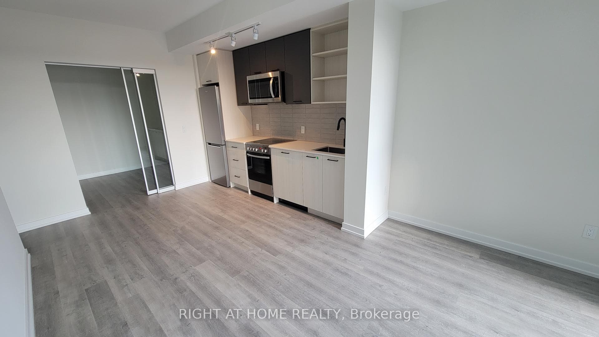 2300 St Clair Avenue Unit 434 photo 6