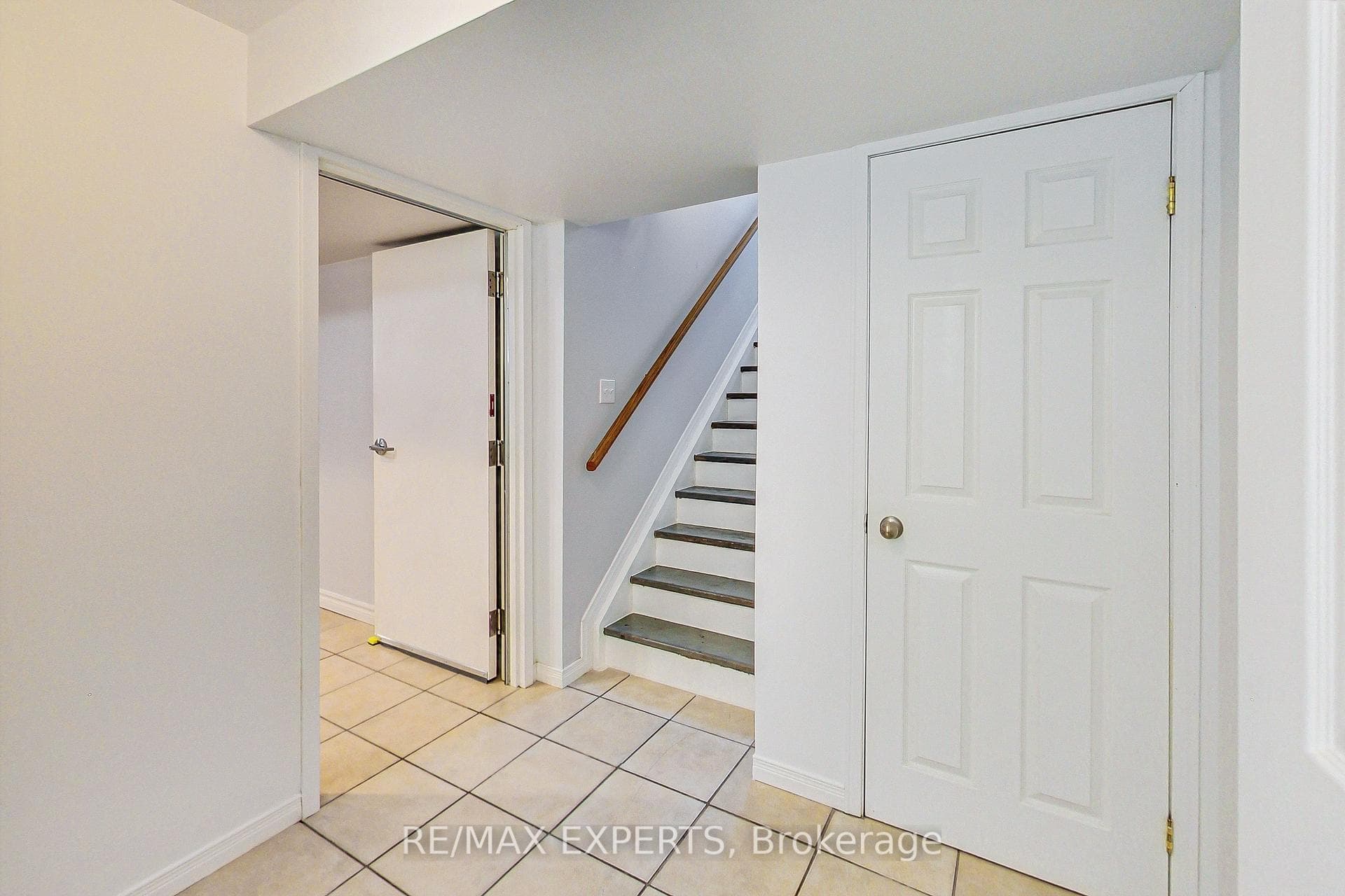 10 Butternut Drive photo 3